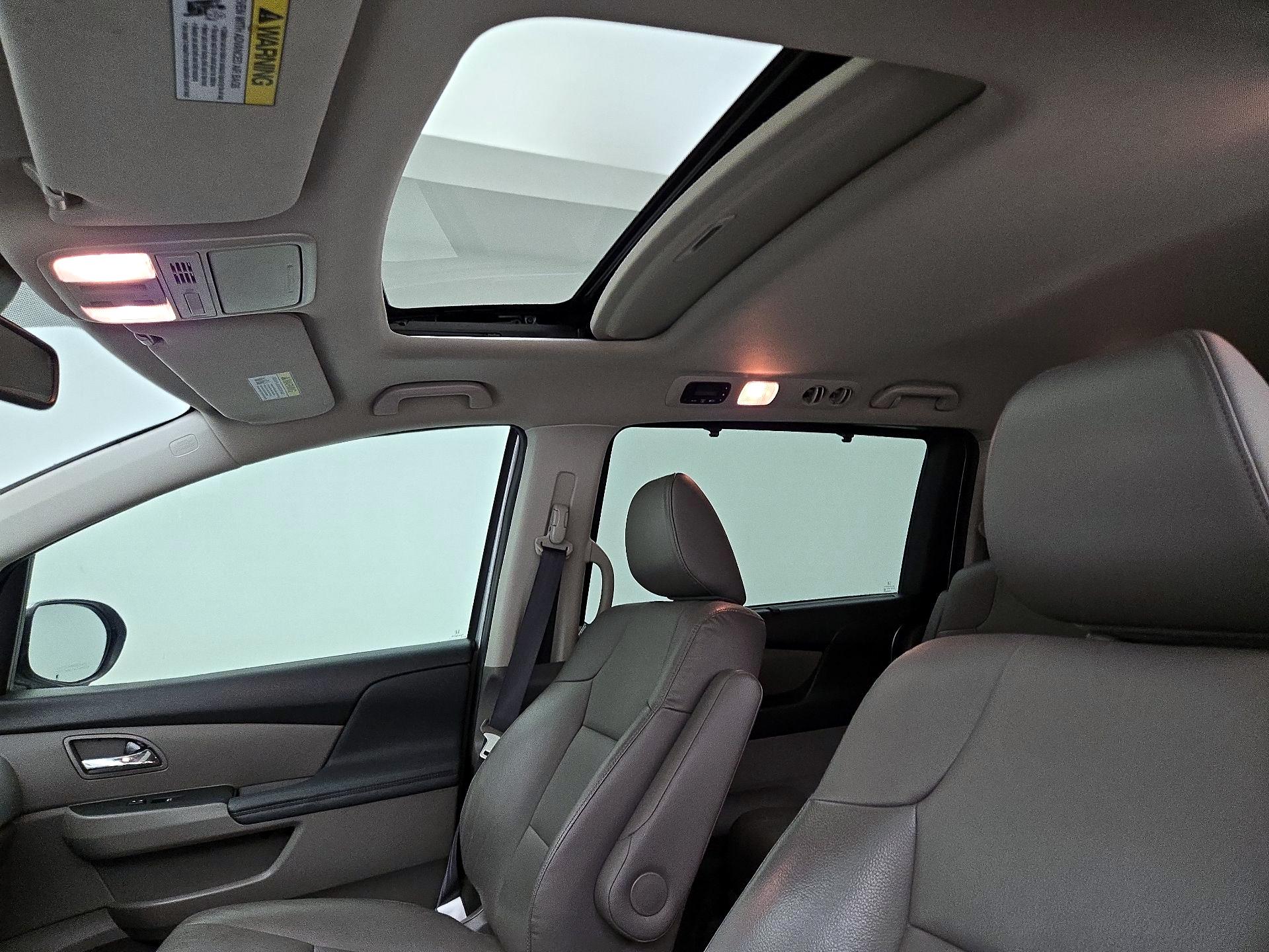 Thumbnail: 2015 Honda Odyssey - 19