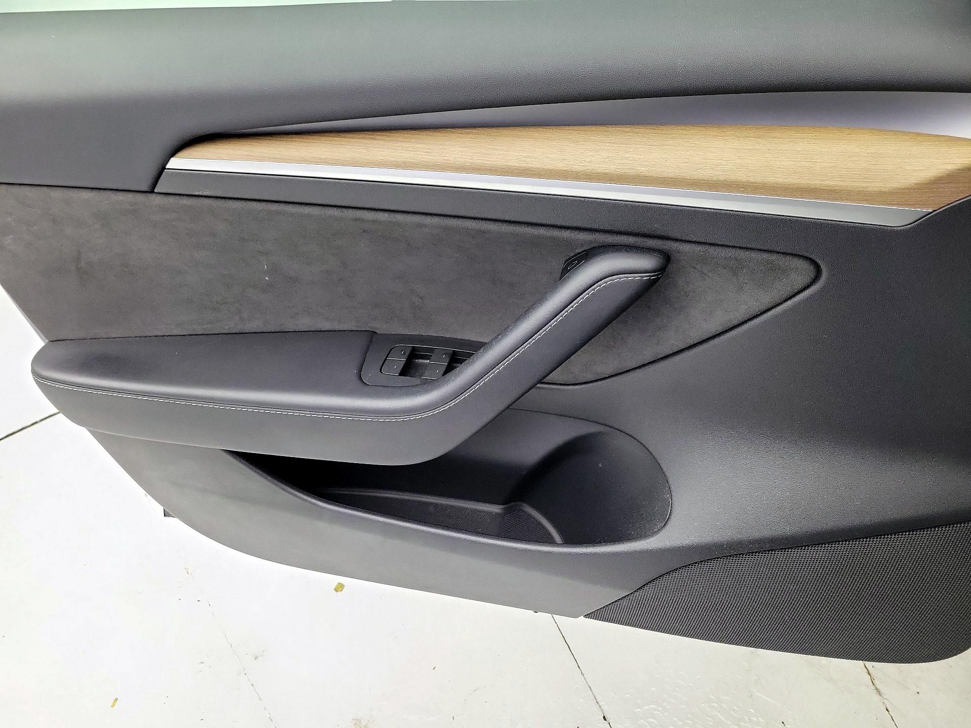 Thumbnail: 2023 Tesla Model 3 - 12