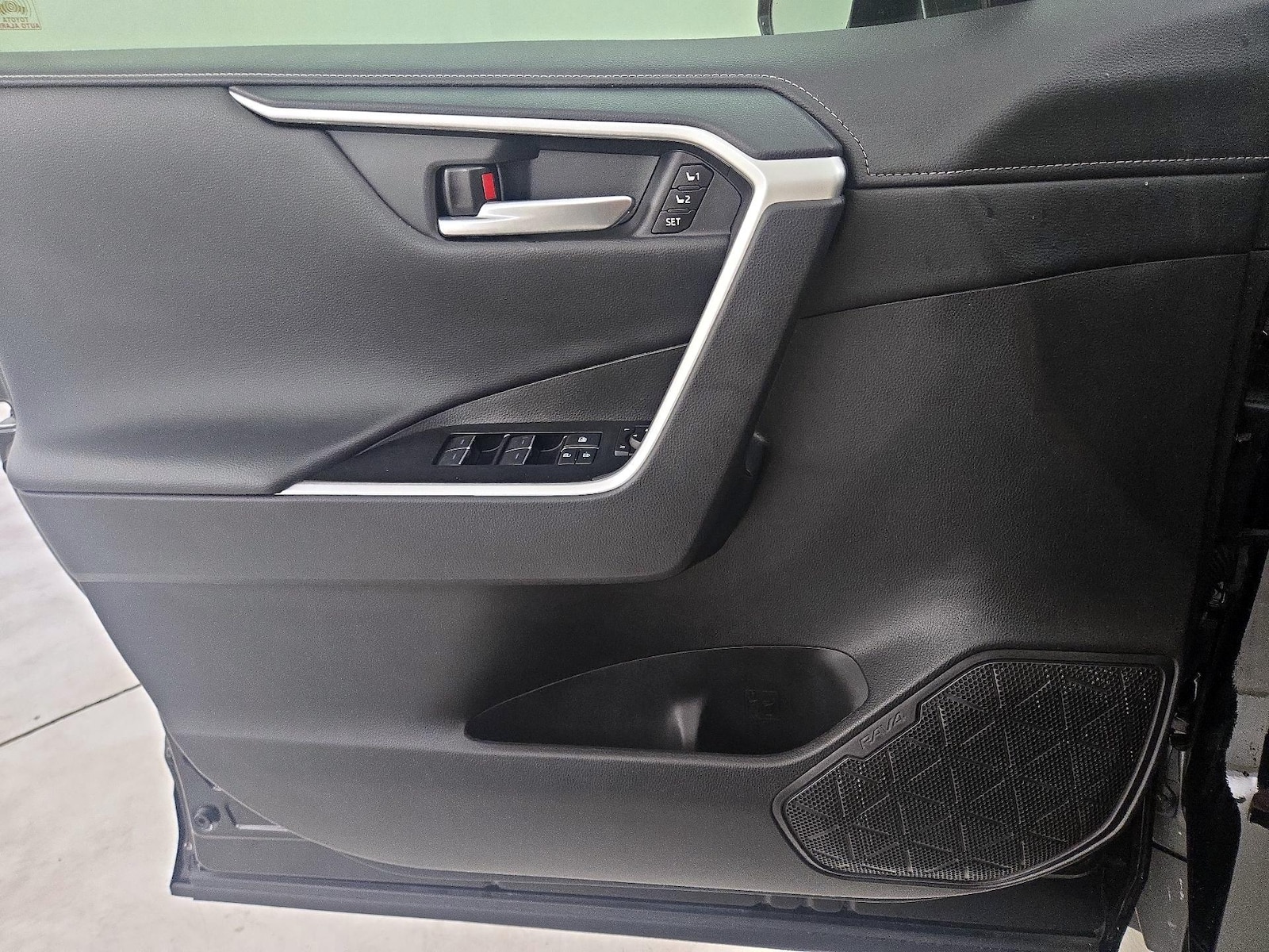 2025 Toyota RAV4 Limited - Photo 13