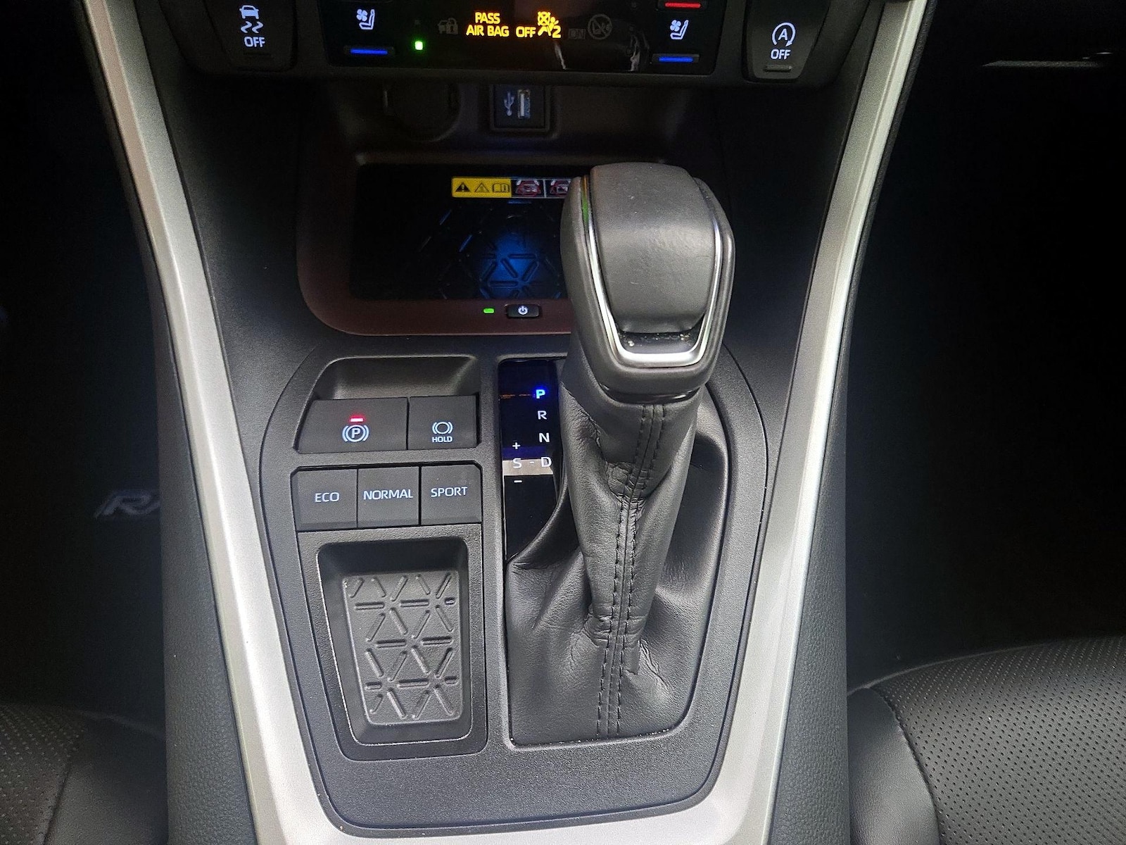 2025 Toyota RAV4 Limited - Photo 18