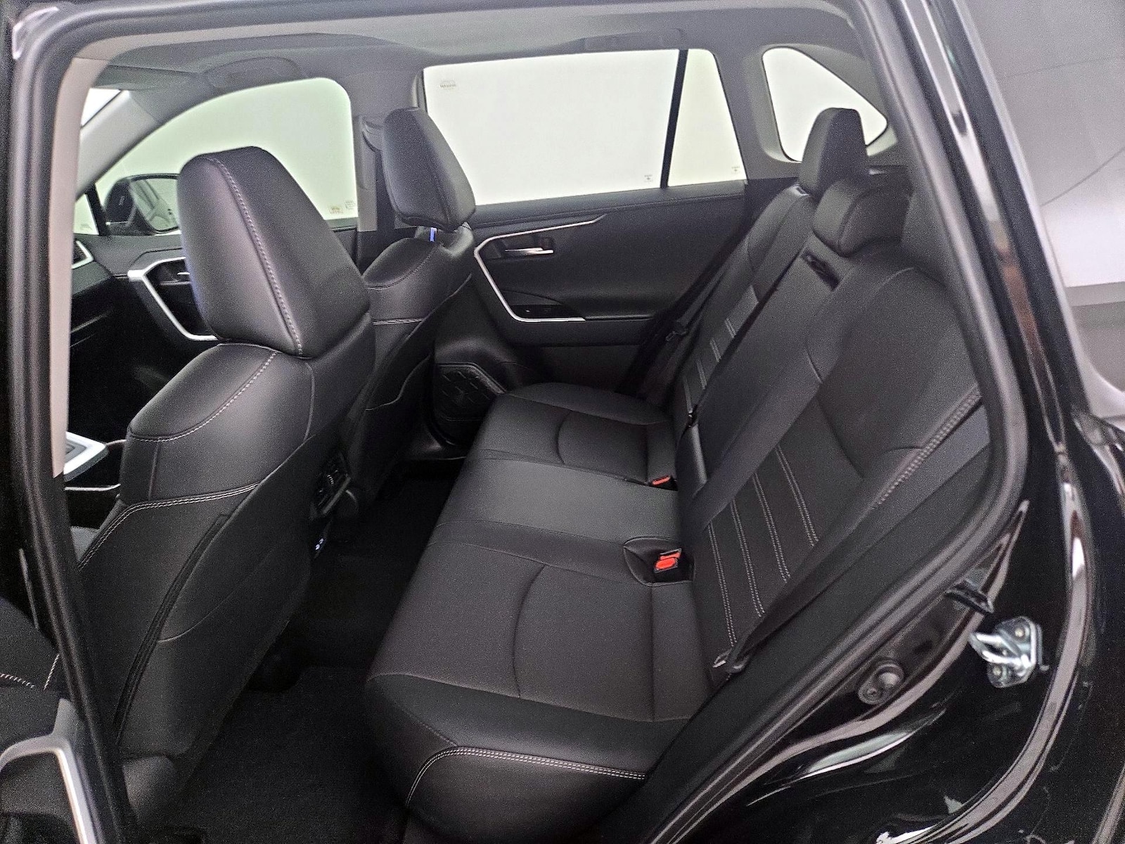 2025 Toyota RAV4 Limited - Photo 21