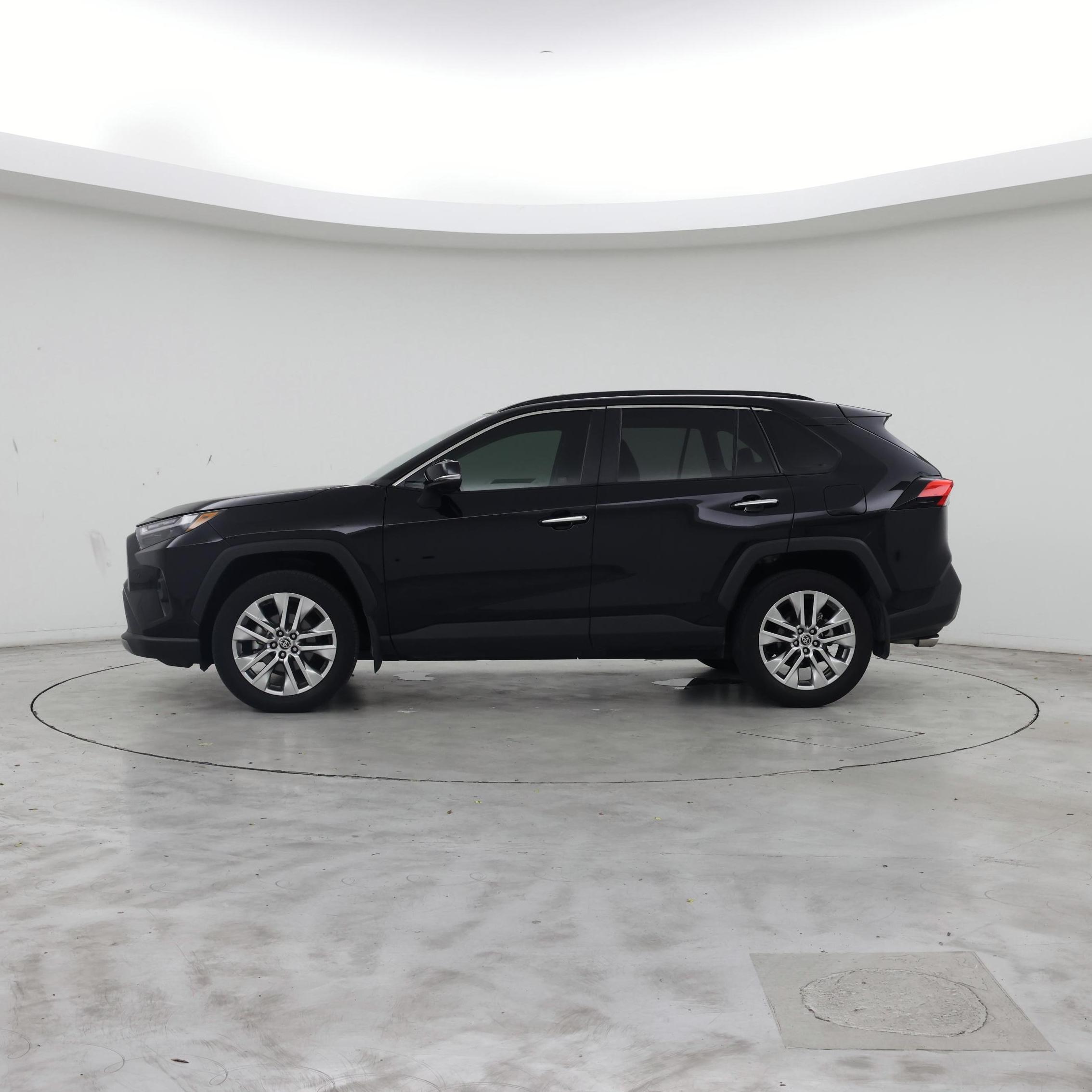 Thumbnail: 2025 Toyota RAV4 - 3
