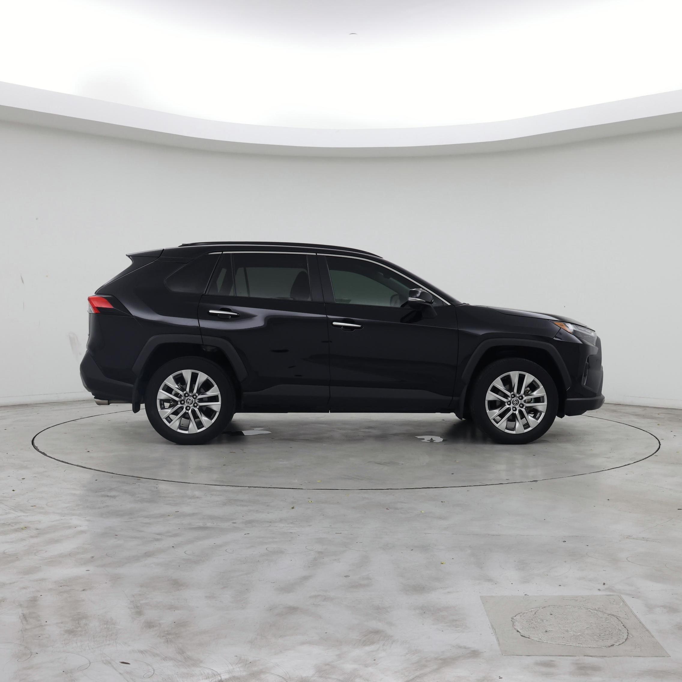 Thumbnail: 2025 Toyota RAV4 - 7