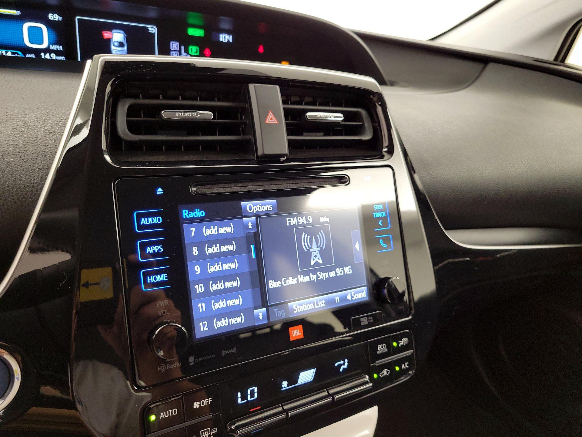 Thumbnail: 2016 Toyota Prius - 15