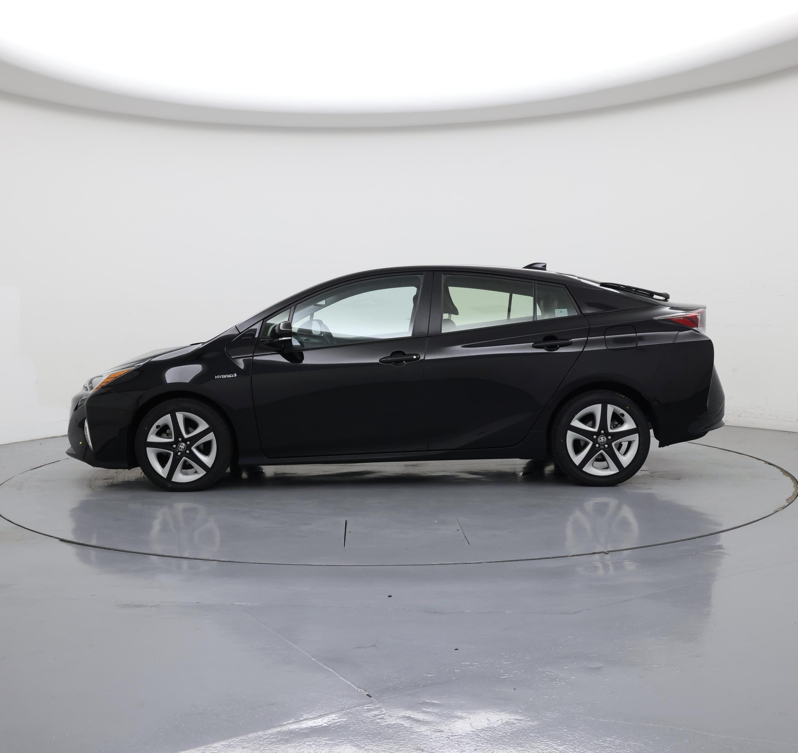 Thumbnail: 2016 Toyota Prius - 3