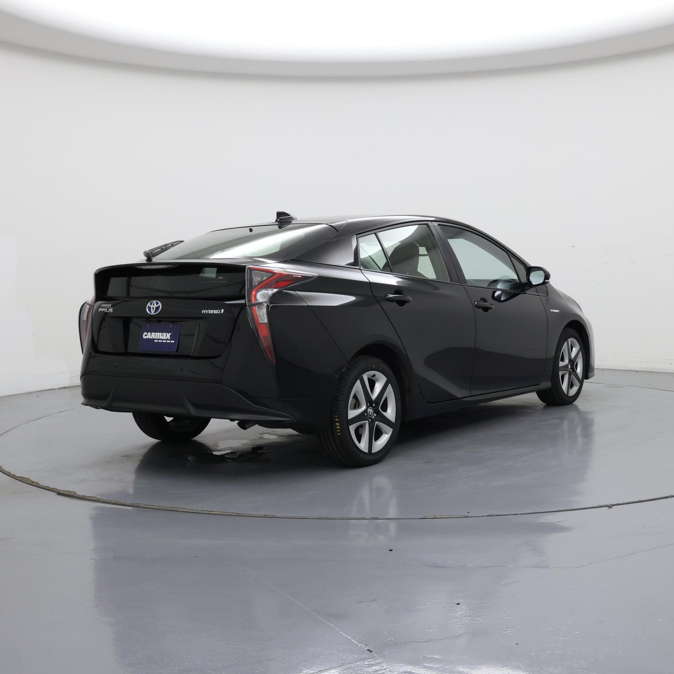 Thumbnail: 2016 Toyota Prius - 8