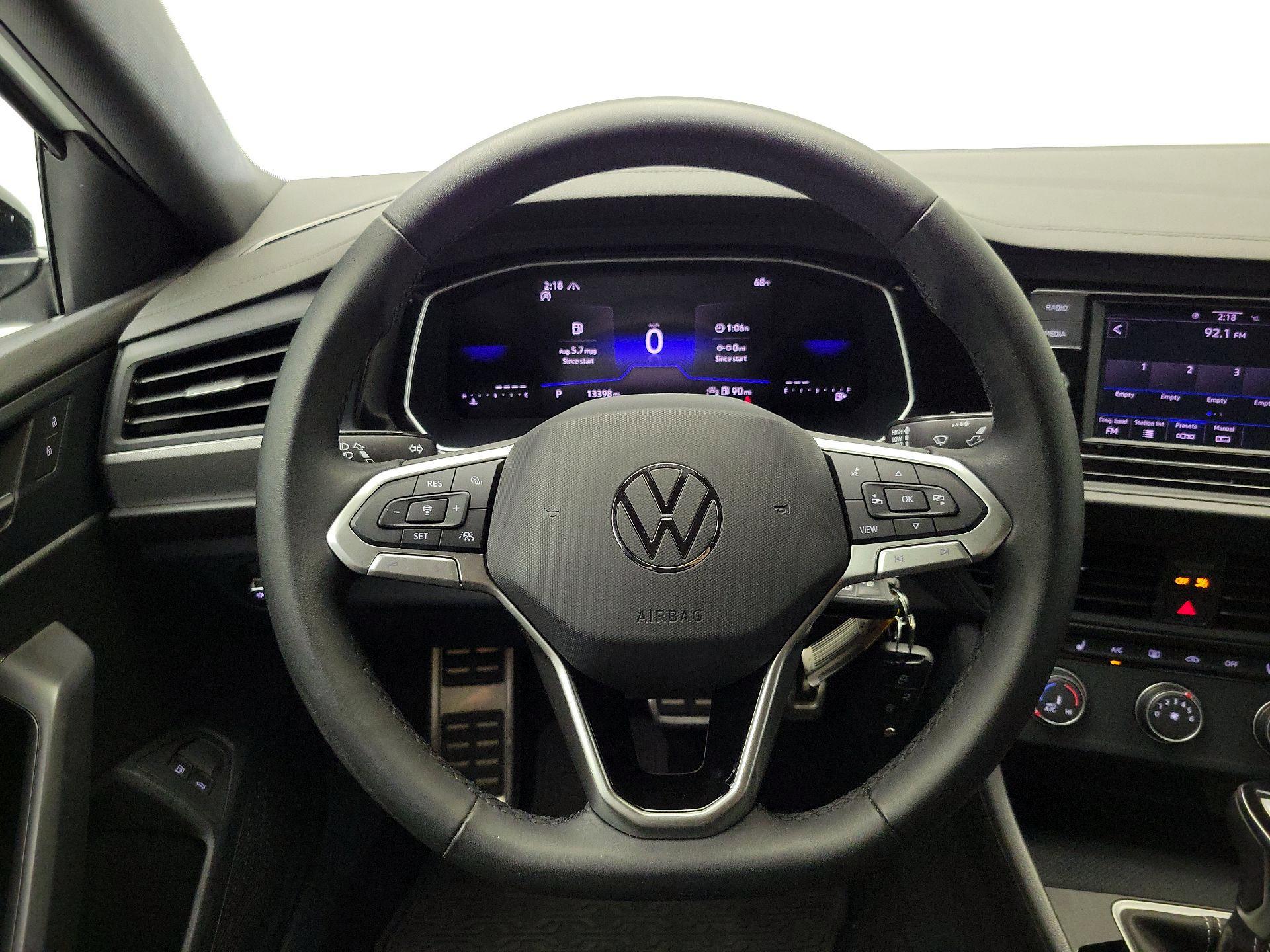 Thumbnail: 2024 Volkswagen Jetta - 10