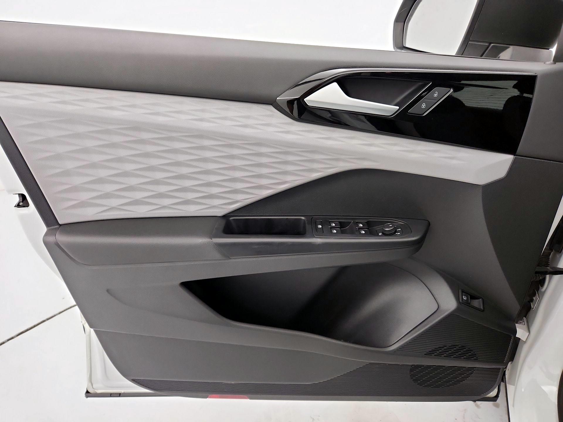 Thumbnail: 2022 Volkswagen Taos - 12