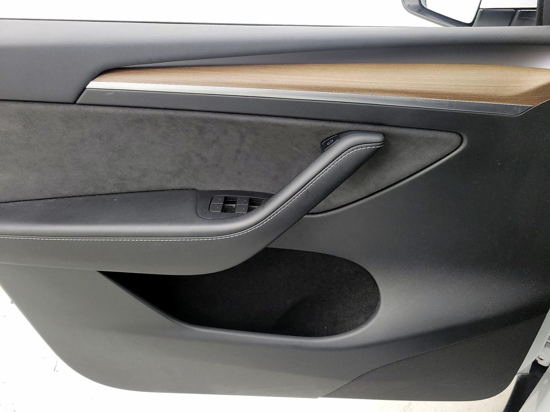 Thumbnail: 2023 Tesla Model Y - 12