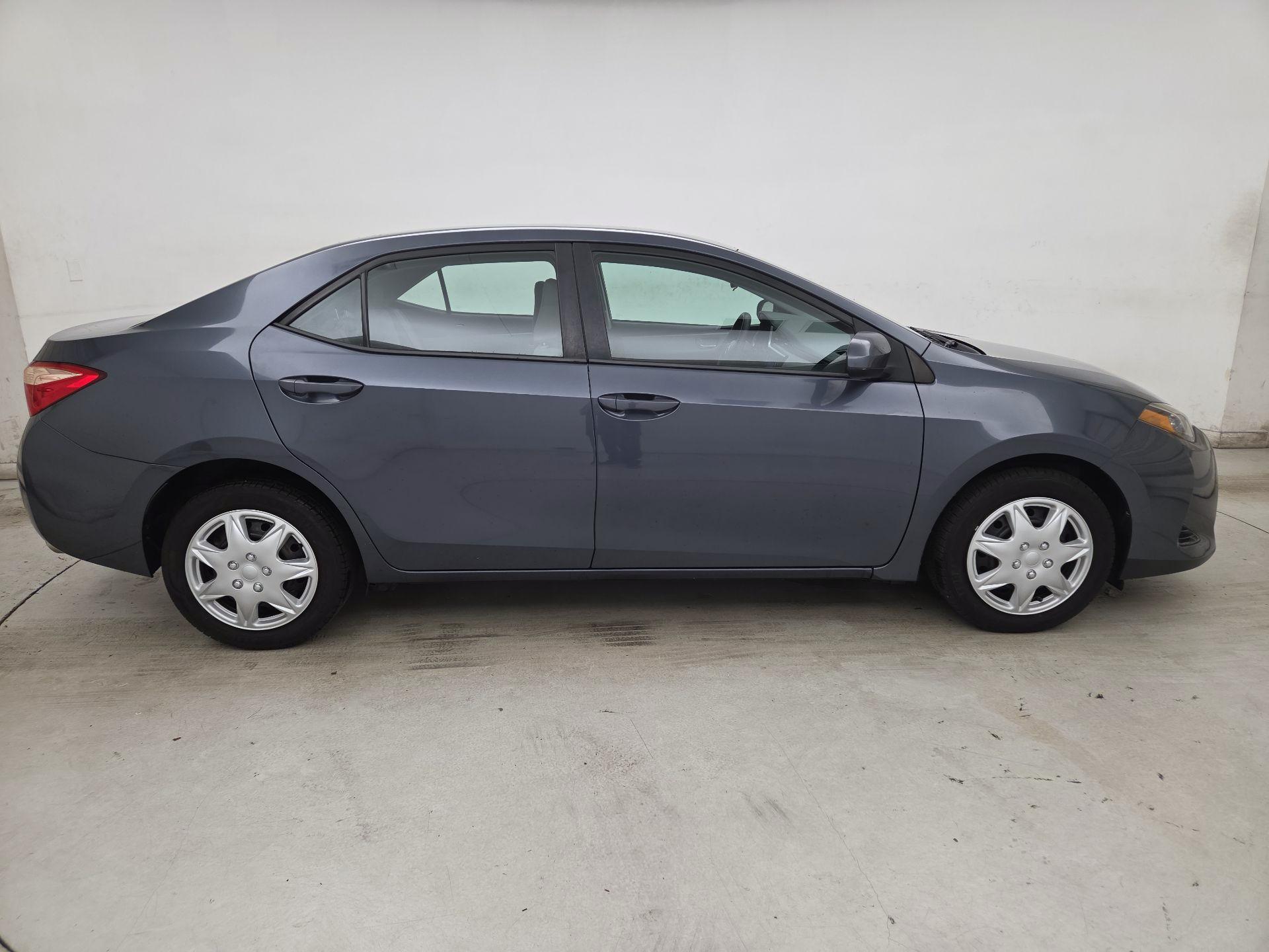 Thumbnail: 2018 Toyota Corolla - 4