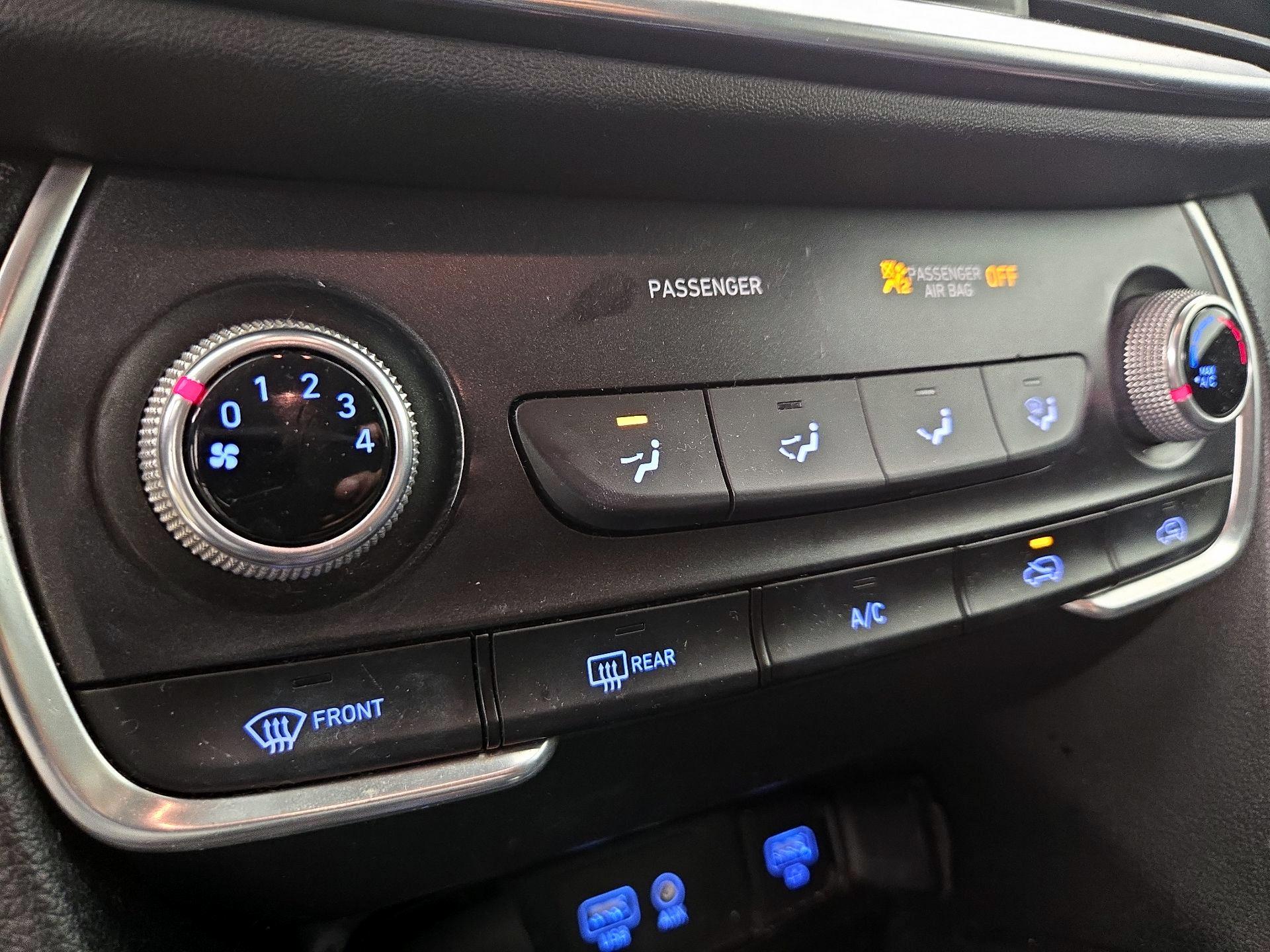 Thumbnail: 2019 Hyundai Santa Fe - 16