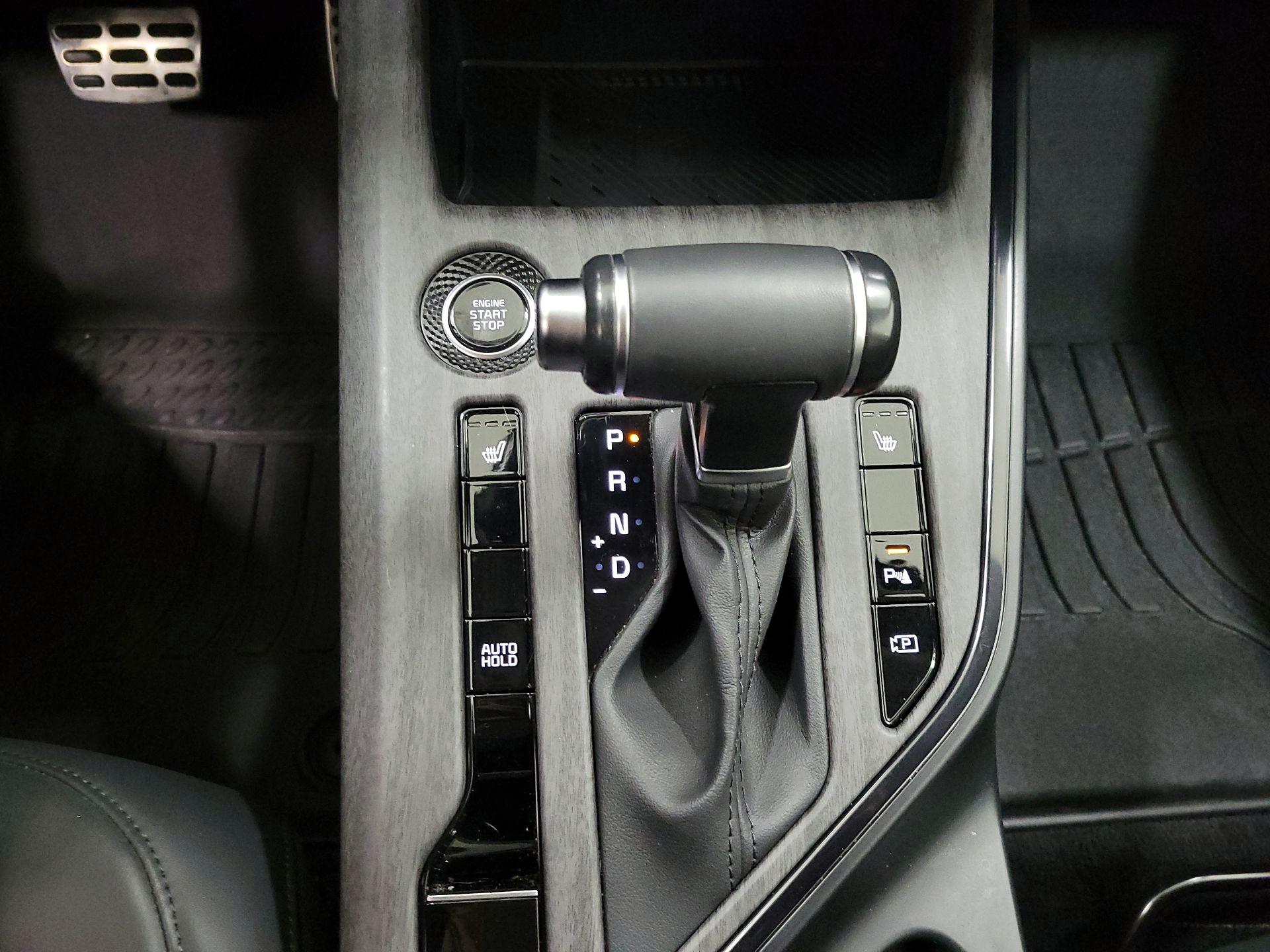 Thumbnail: 2023 Kia Niro - 16