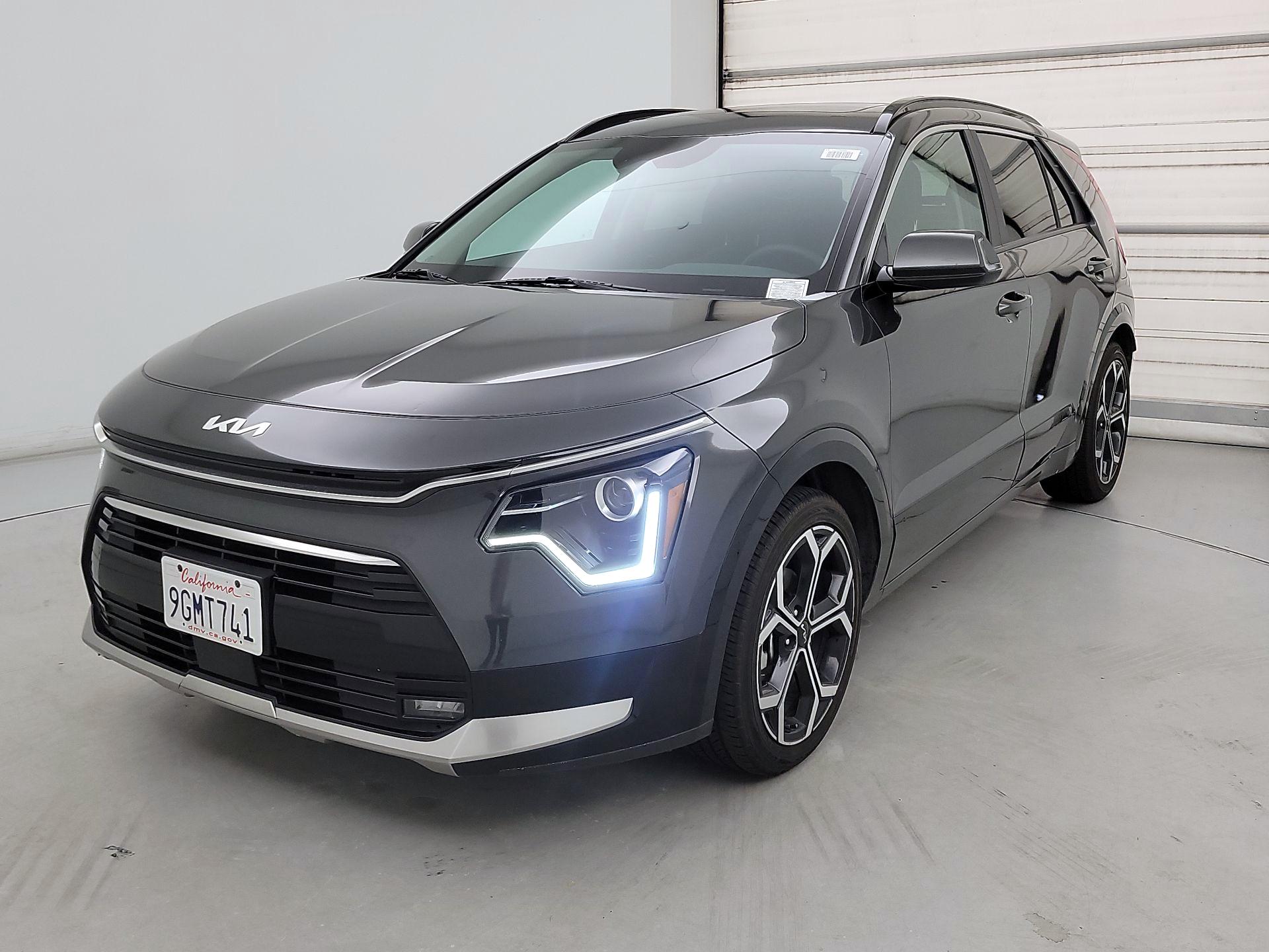 Thumbnail: 2023 Kia Niro - 3
