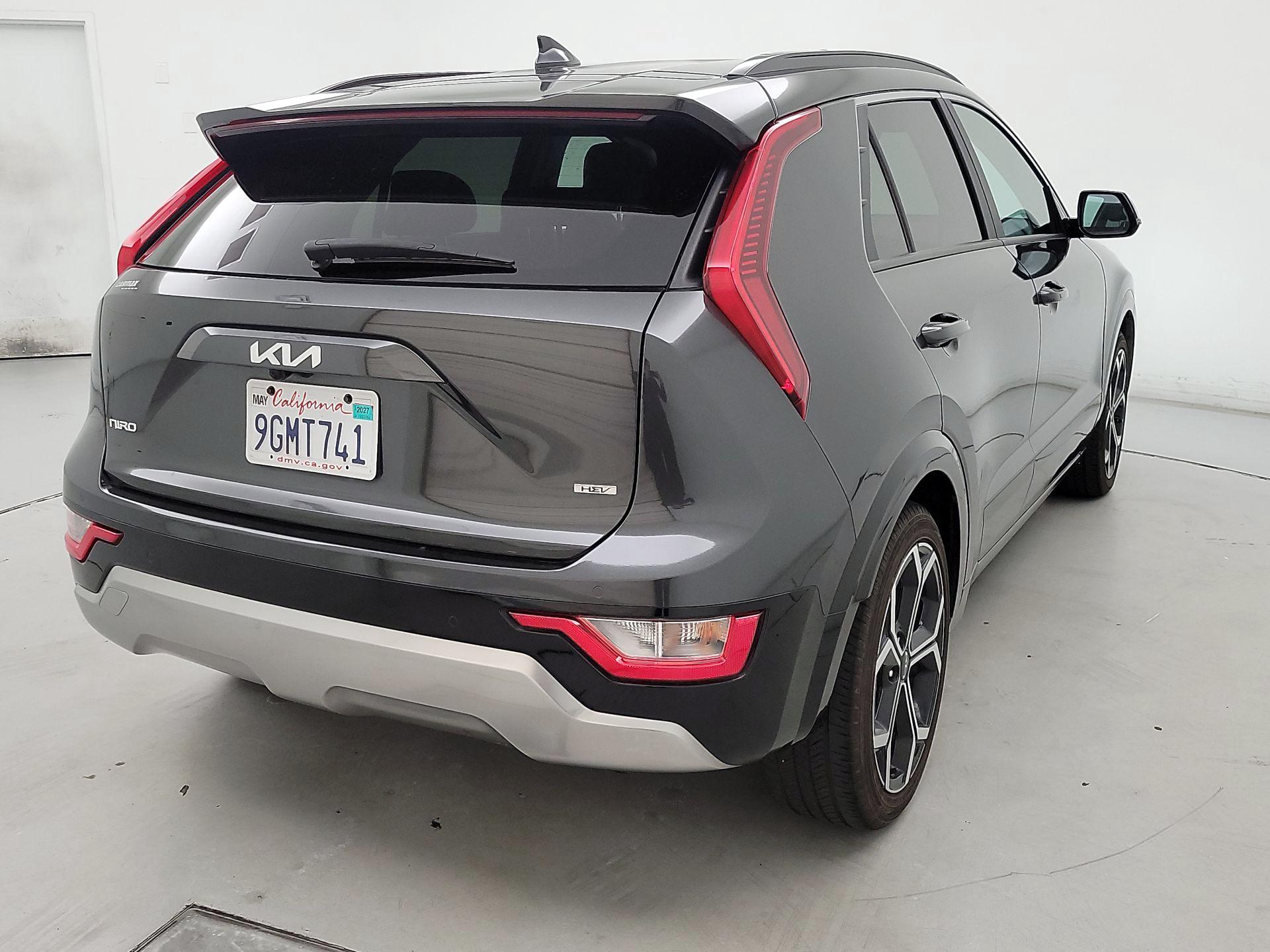 Thumbnail: 2023 Kia Niro - 5