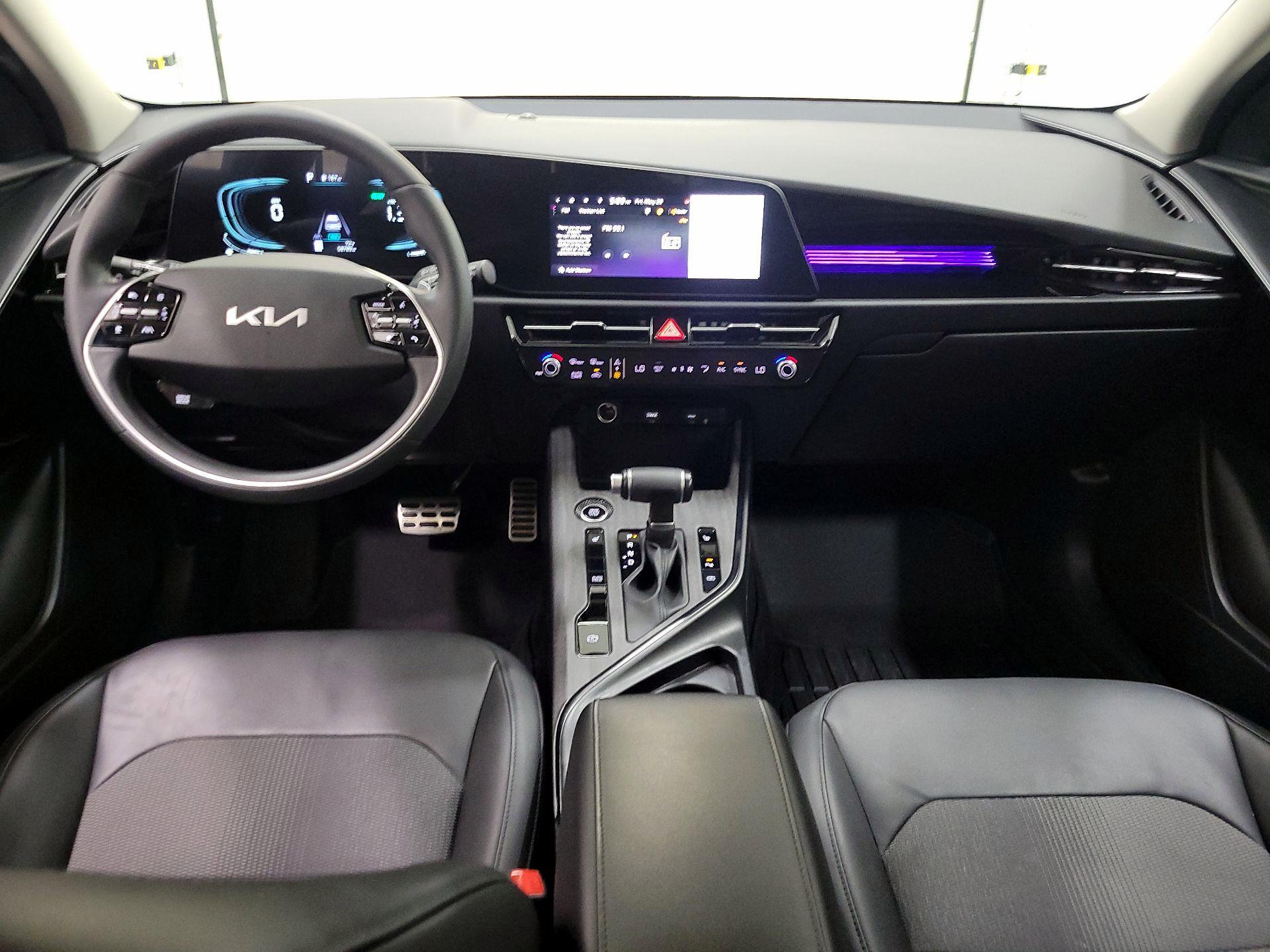 Thumbnail: 2023 Kia Niro - 8