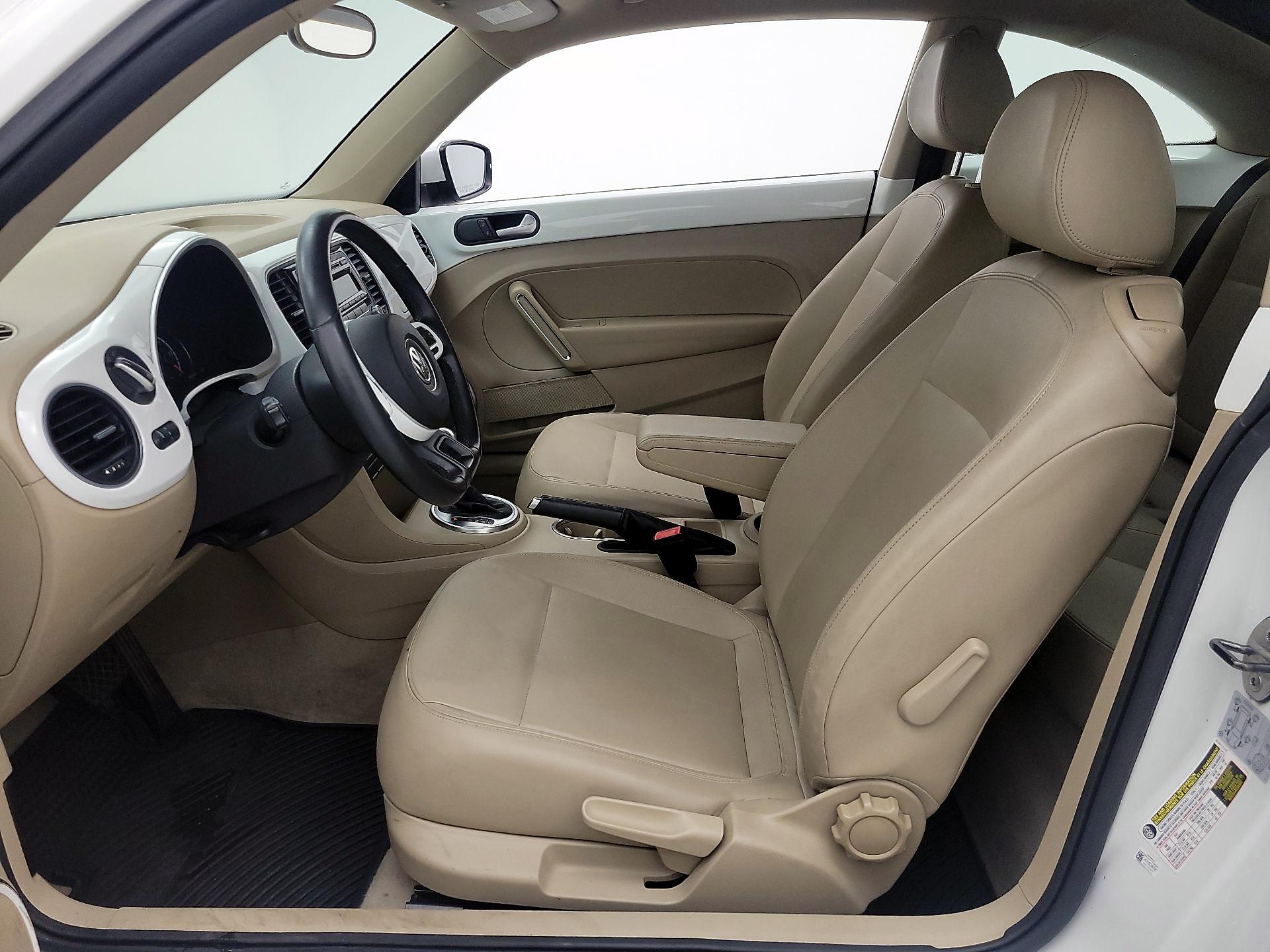 Thumbnail: 2014 Volkswagen Beetle - 11