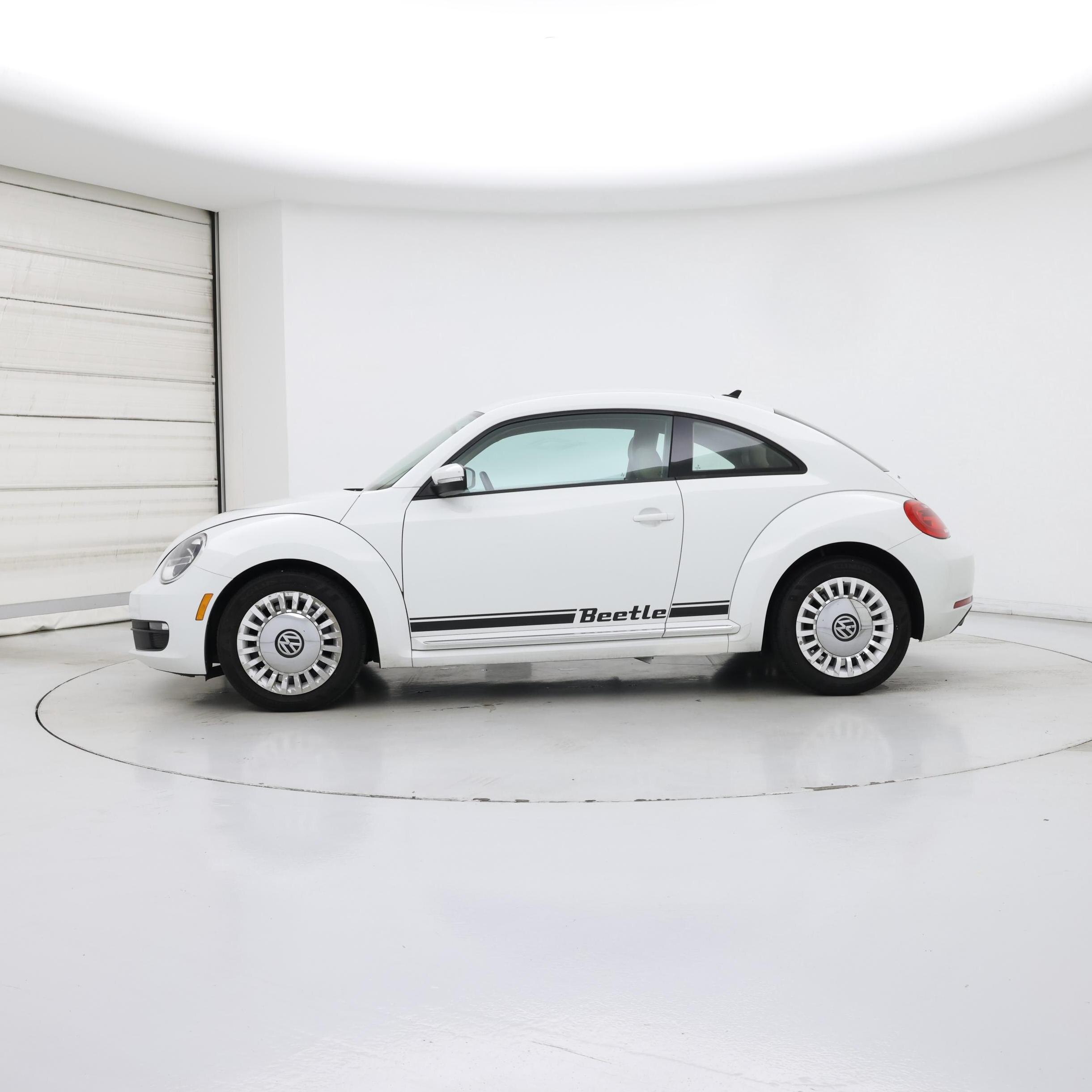 Thumbnail: 2014 Volkswagen Beetle - 3