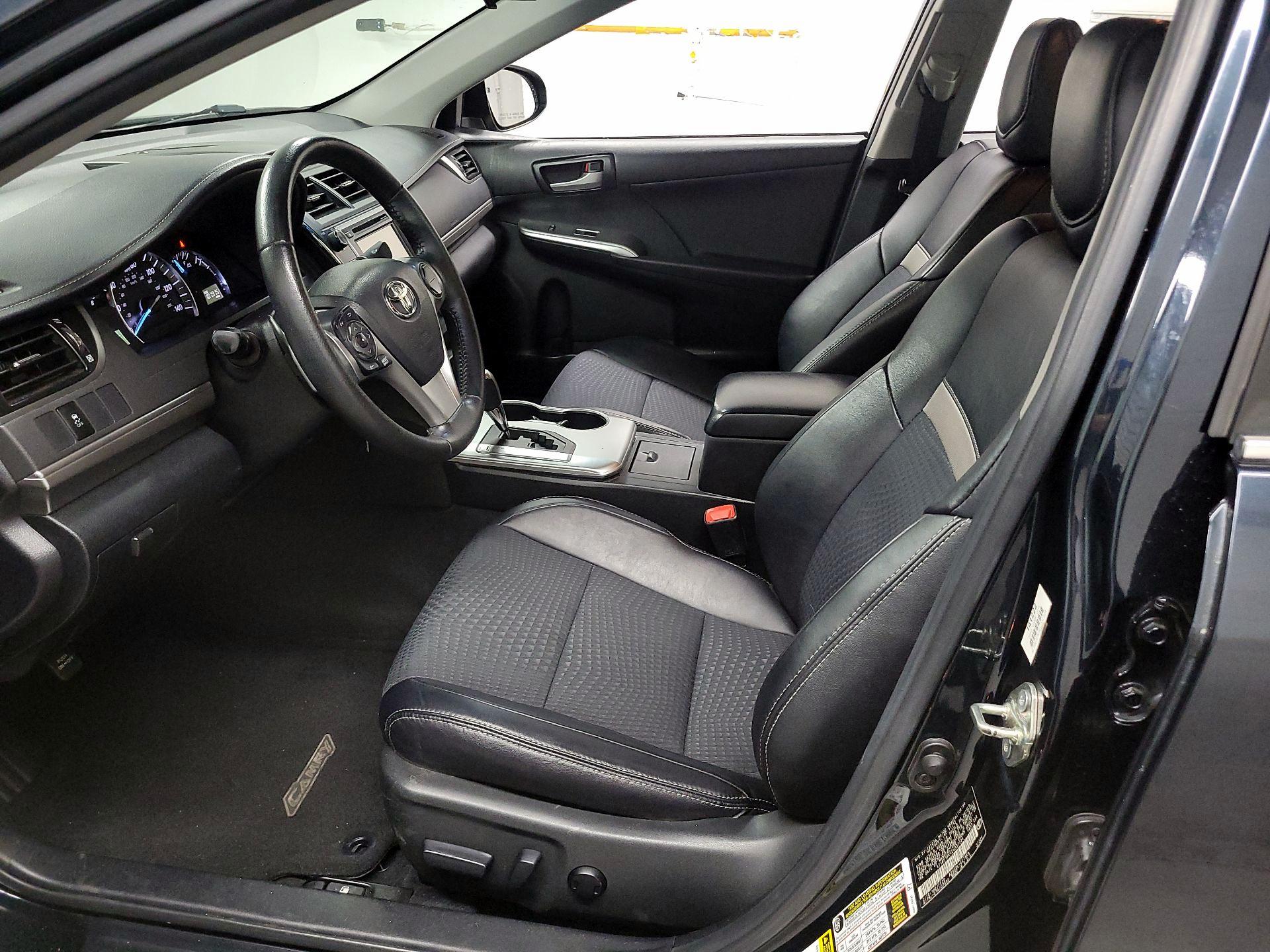 Thumbnail: 2014 Toyota Camry - 9