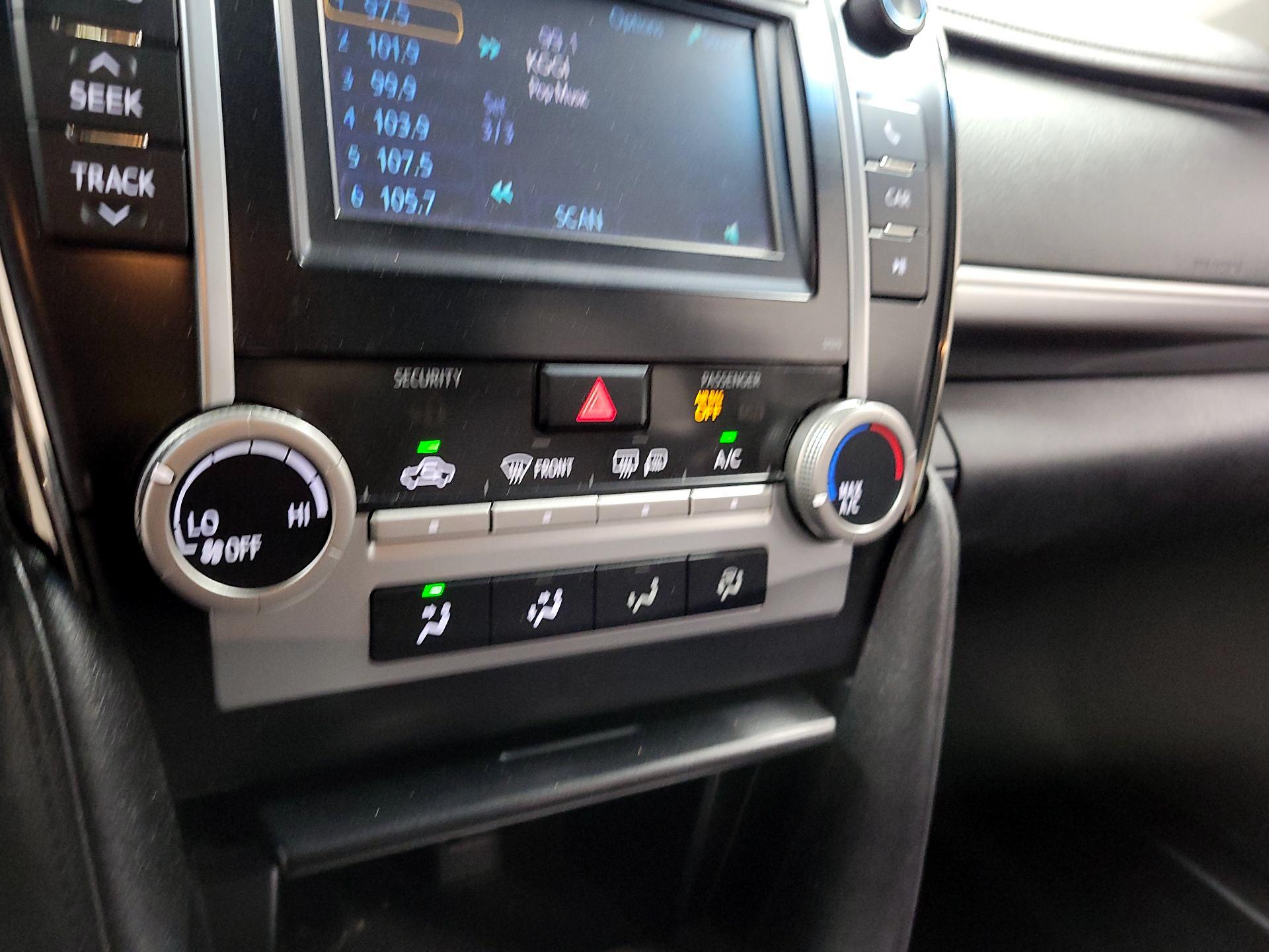 Thumbnail: 2014 Toyota Camry - 12