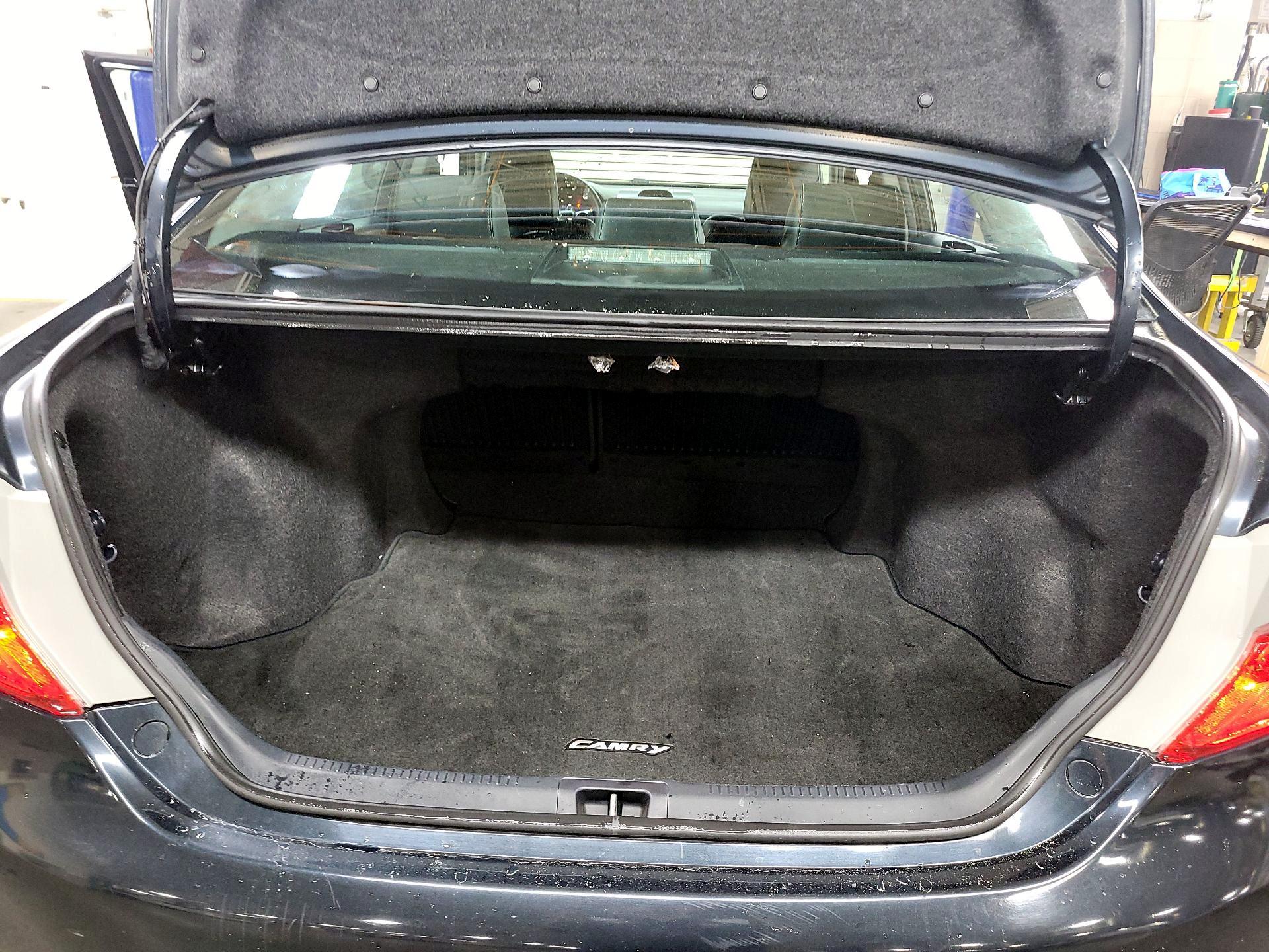 Thumbnail: 2014 Toyota Camry - 15