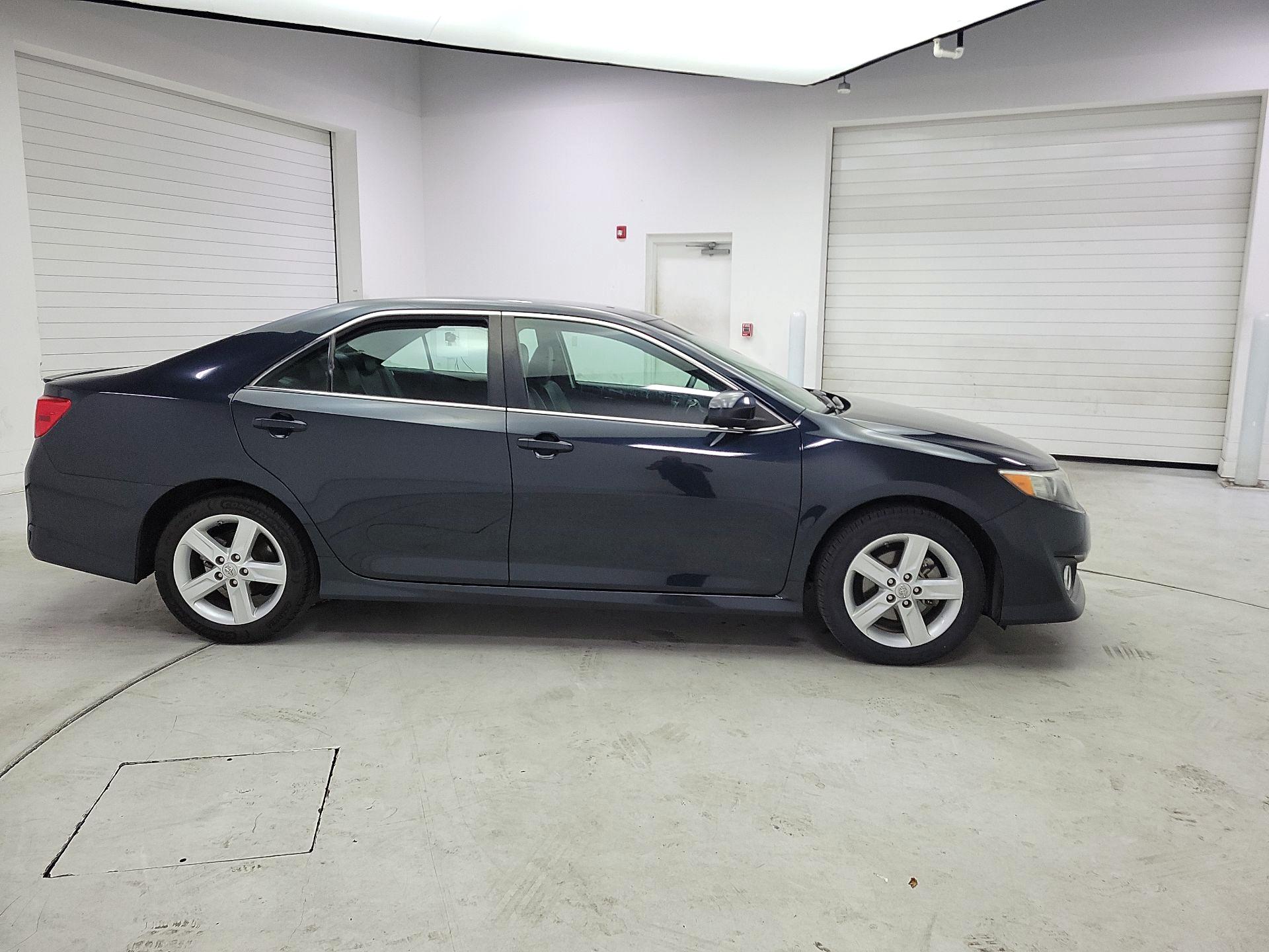 Thumbnail: 2014 Toyota Camry - 4