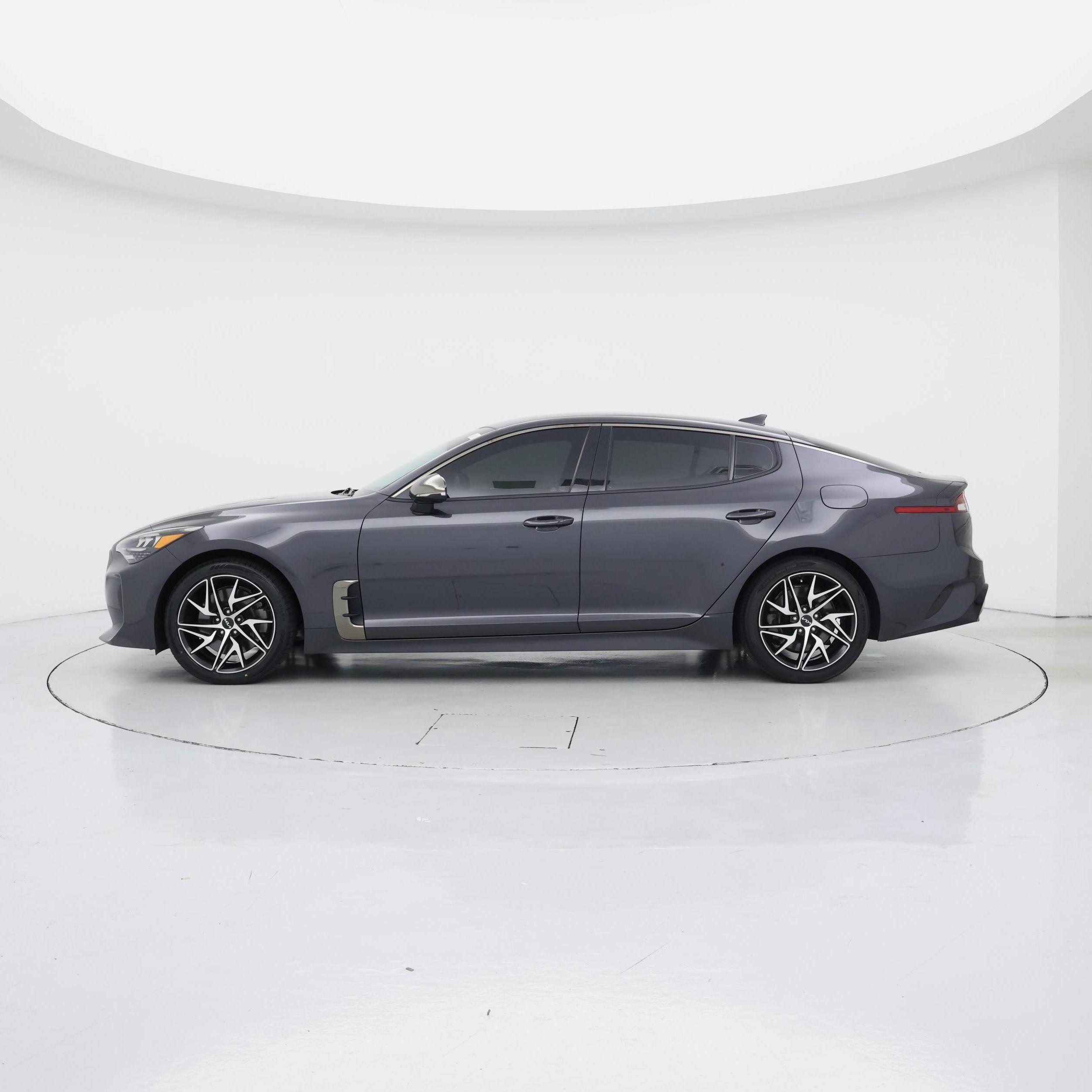 Thumbnail: 2023 Kia Stinger - 3