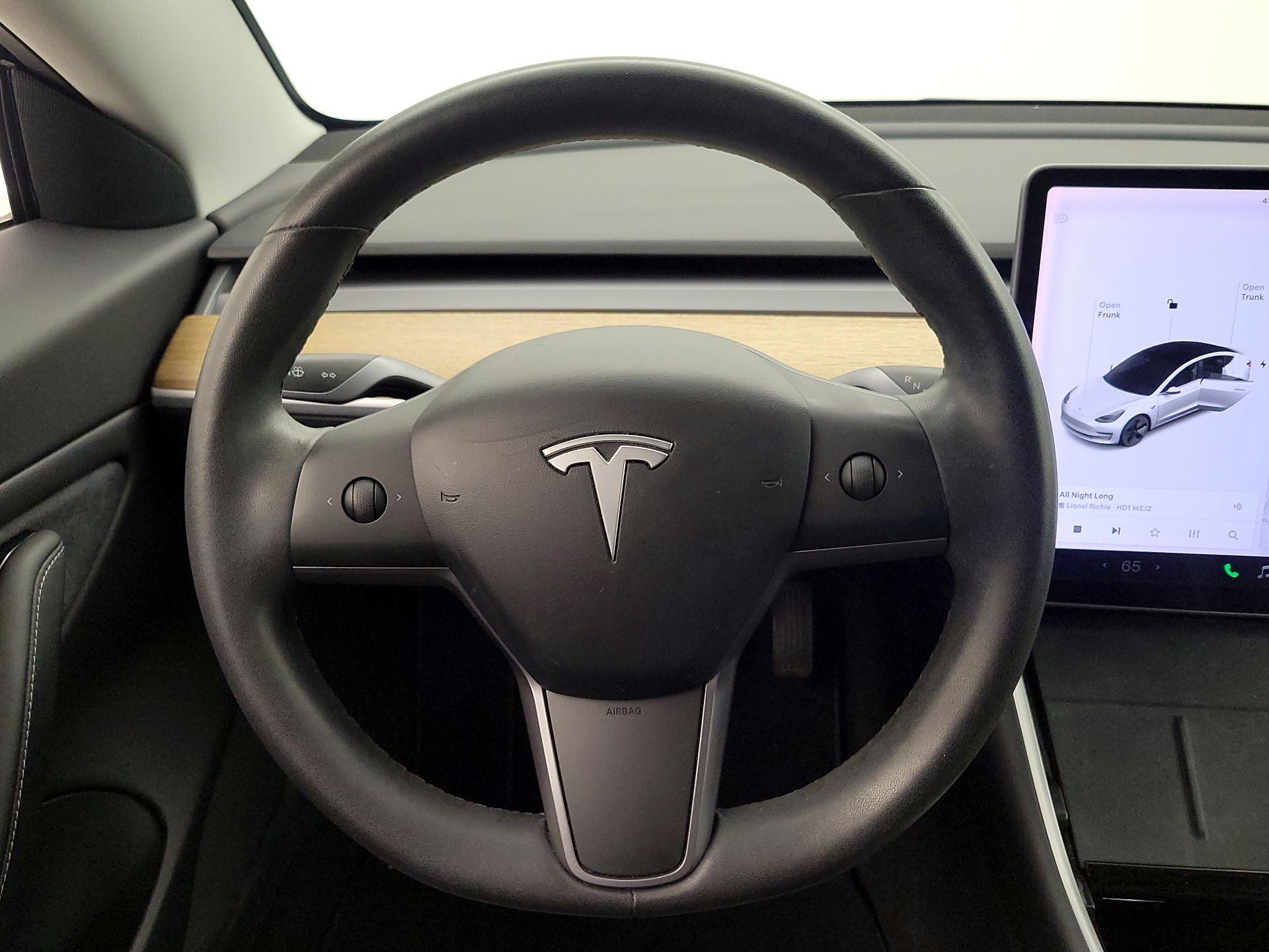 Thumbnail: 2020 Tesla Model 3 - 10