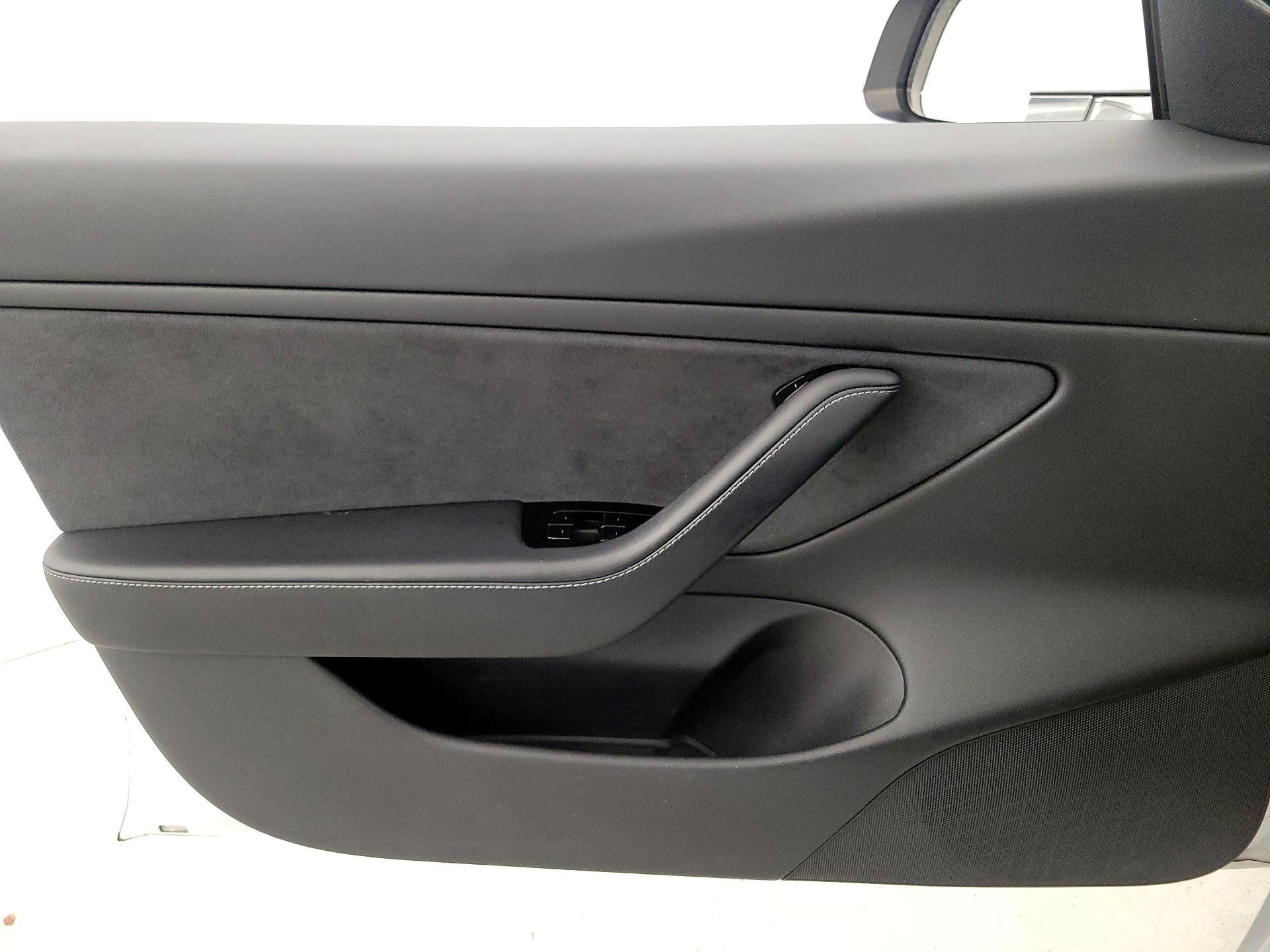 Thumbnail: 2020 Tesla Model 3 - 12