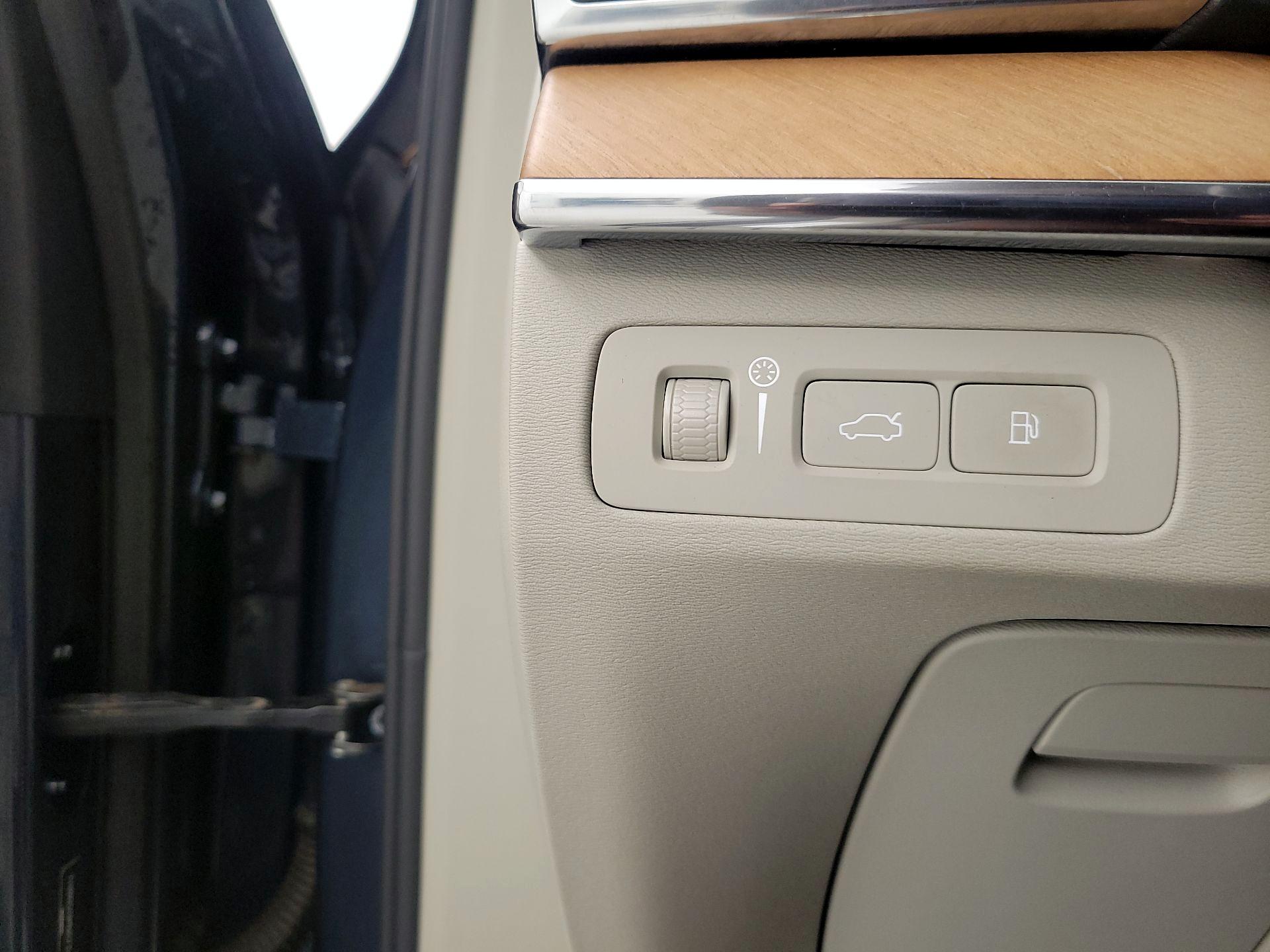 Thumbnail: 2021 Volvo XC90 - 13