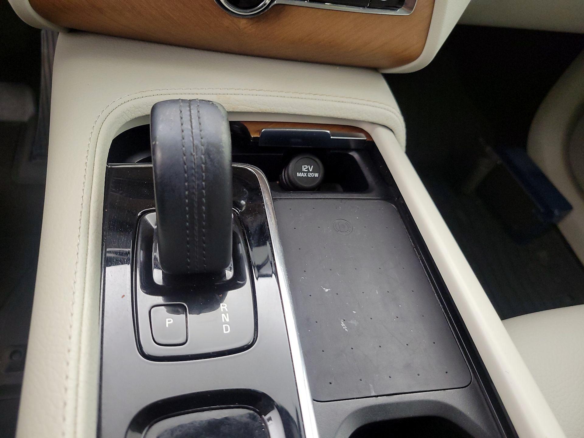 Thumbnail: 2021 Volvo XC90 - 17