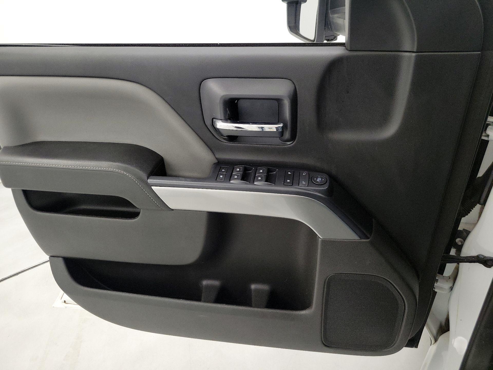 Thumbnail: 2015 Chevrolet Silverado 1500 - 12