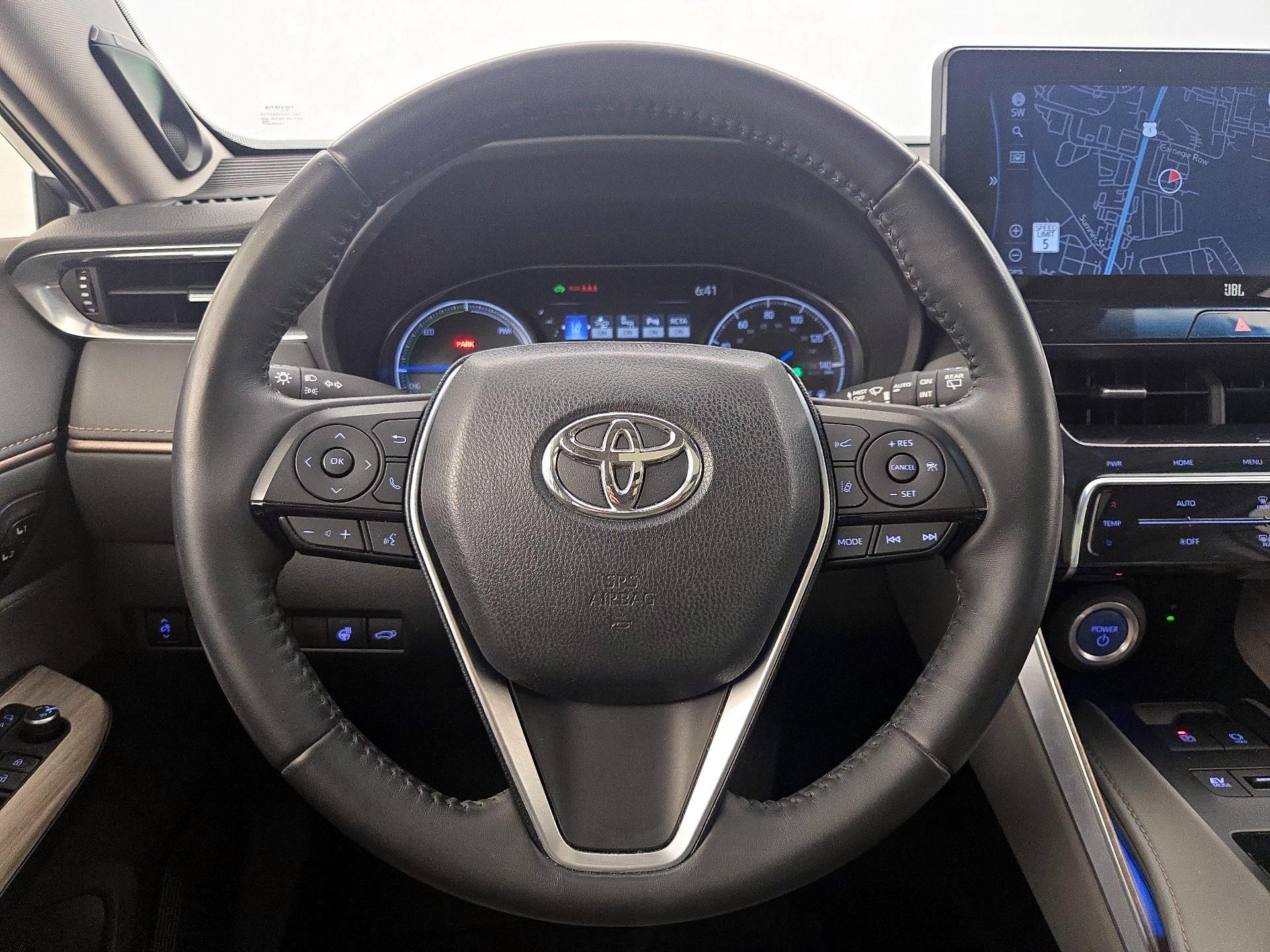 Thumbnail: 2021 Toyota Venza - 10