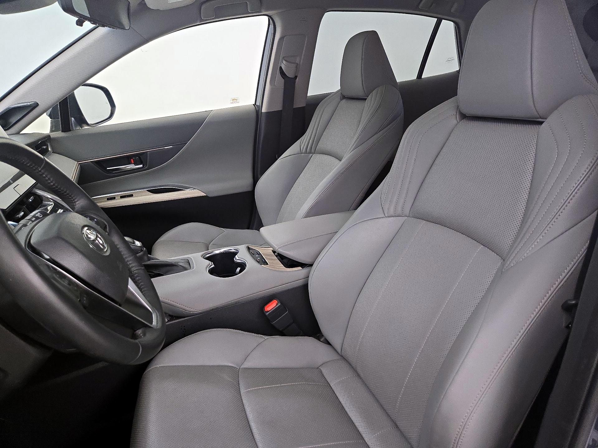 Thumbnail: 2021 Toyota Venza - 11