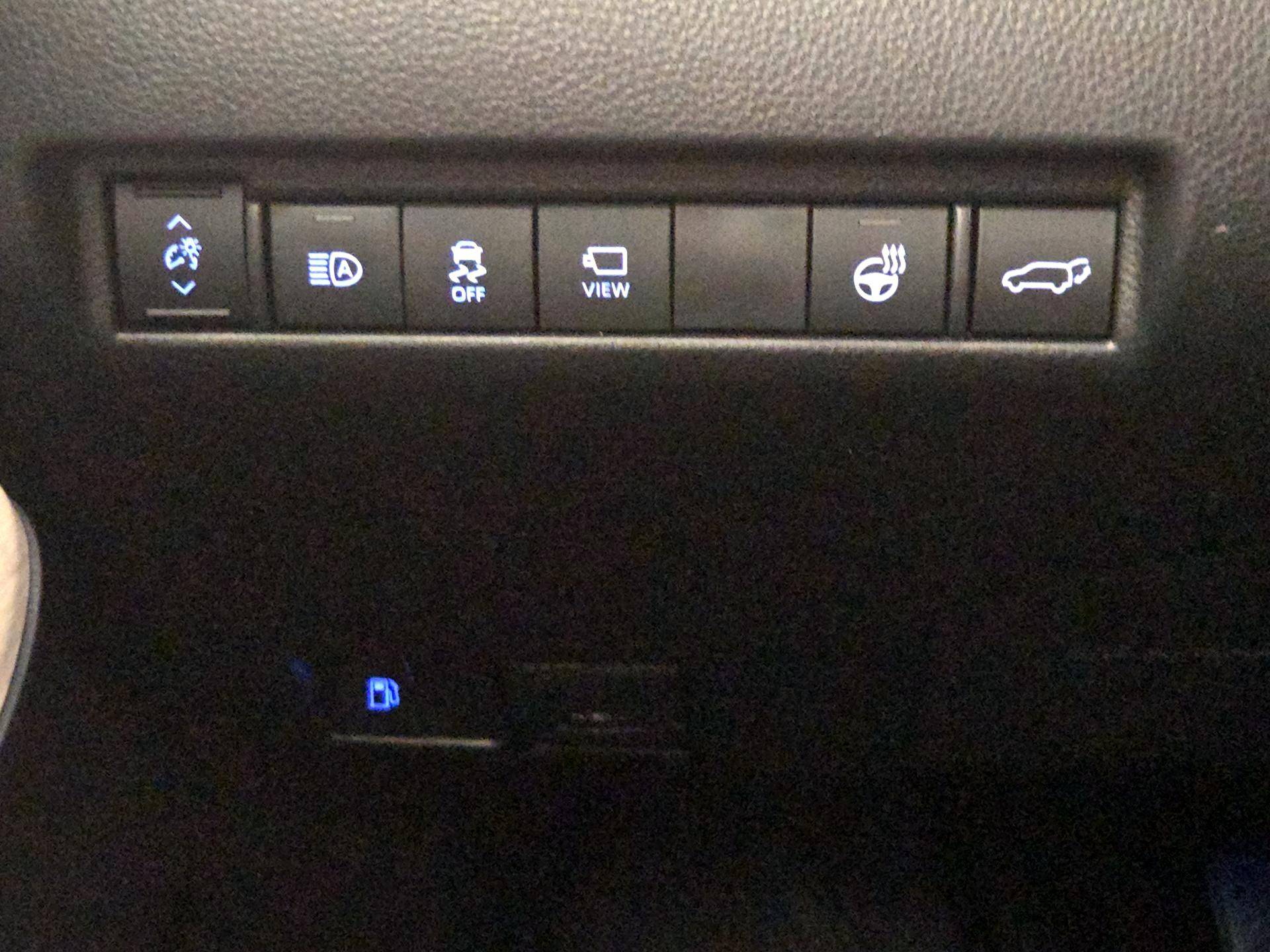 Thumbnail: 2021 Toyota Venza - 13