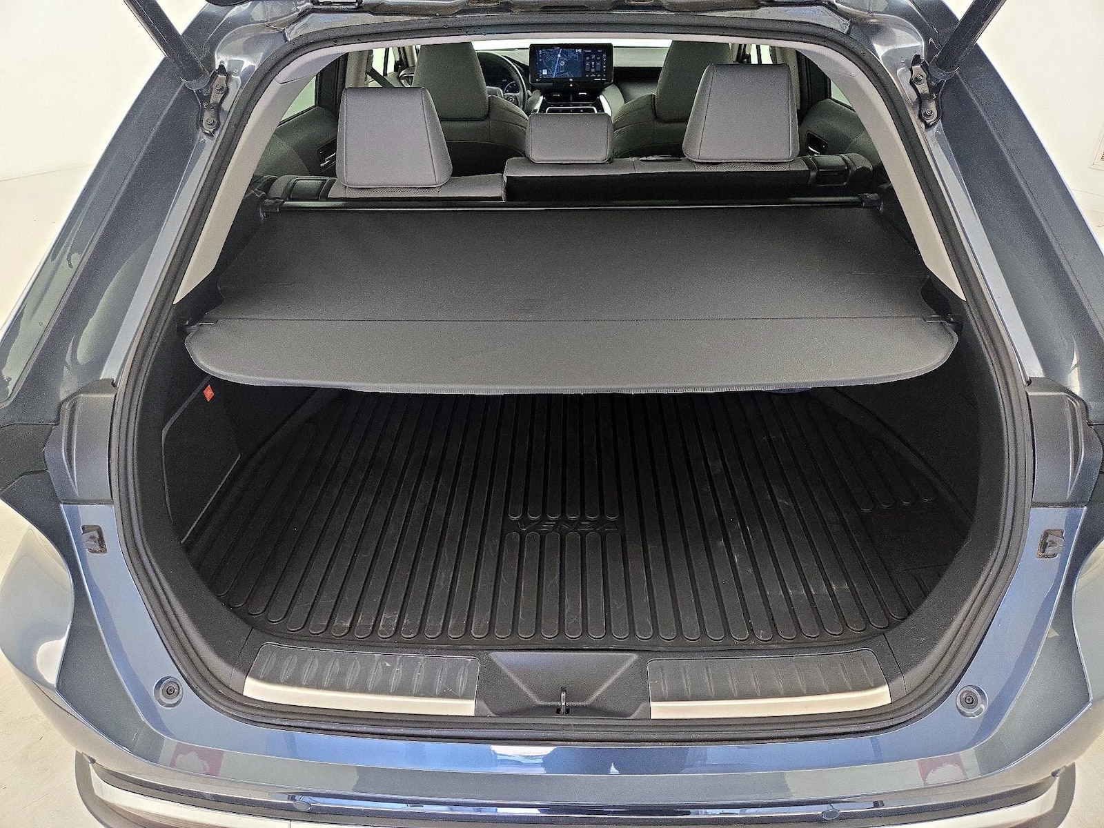 2021 Toyota Venza Limited - Photo 23