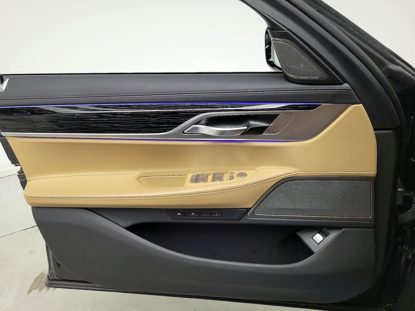 2022 BMW 7 Series 740i - Photo 13