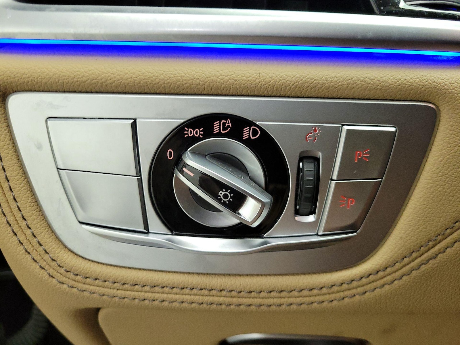 2022 BMW 7 Series 740i - Photo 14