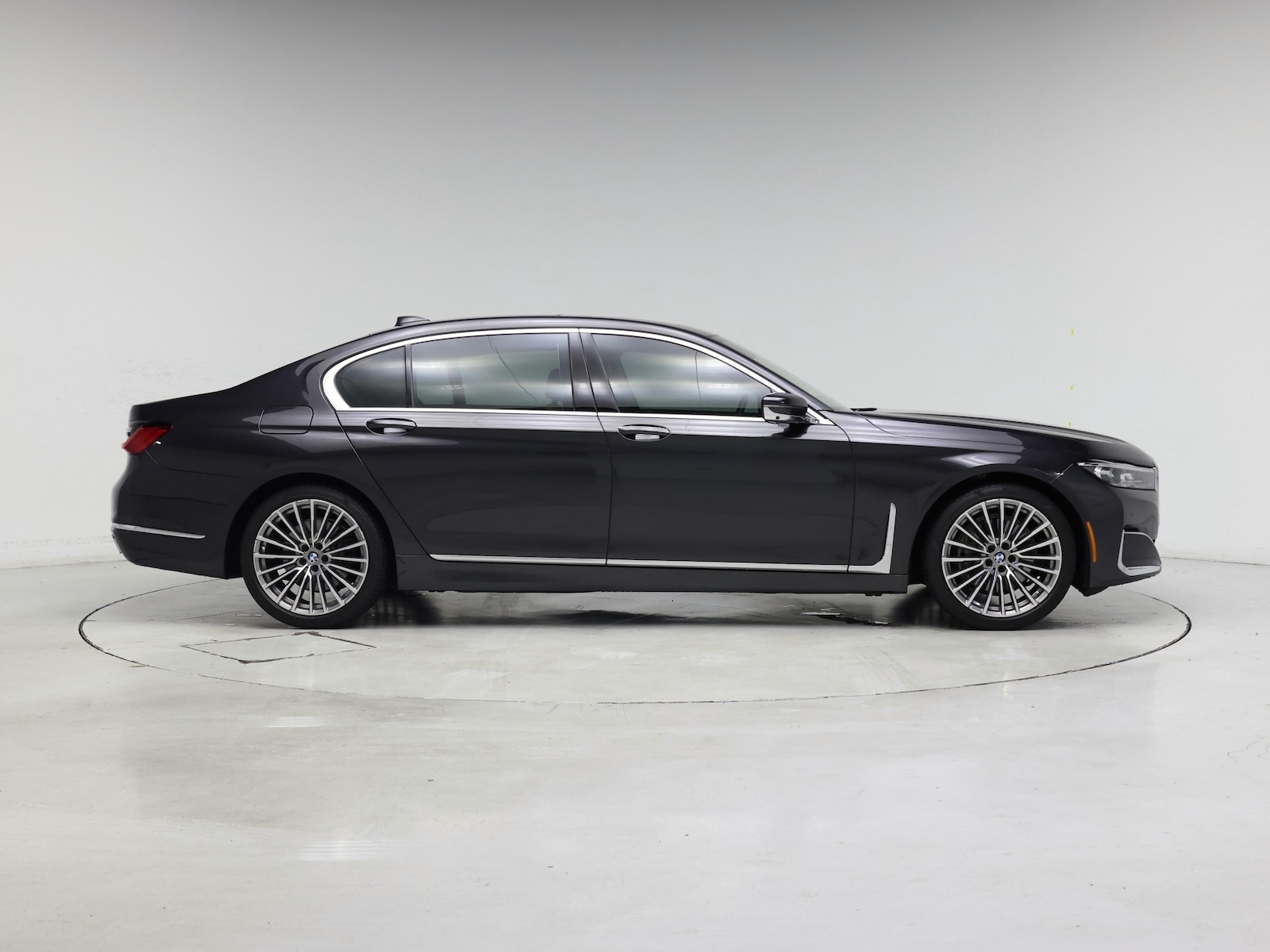 2022 BMW 7 Series 740i - Photo 8