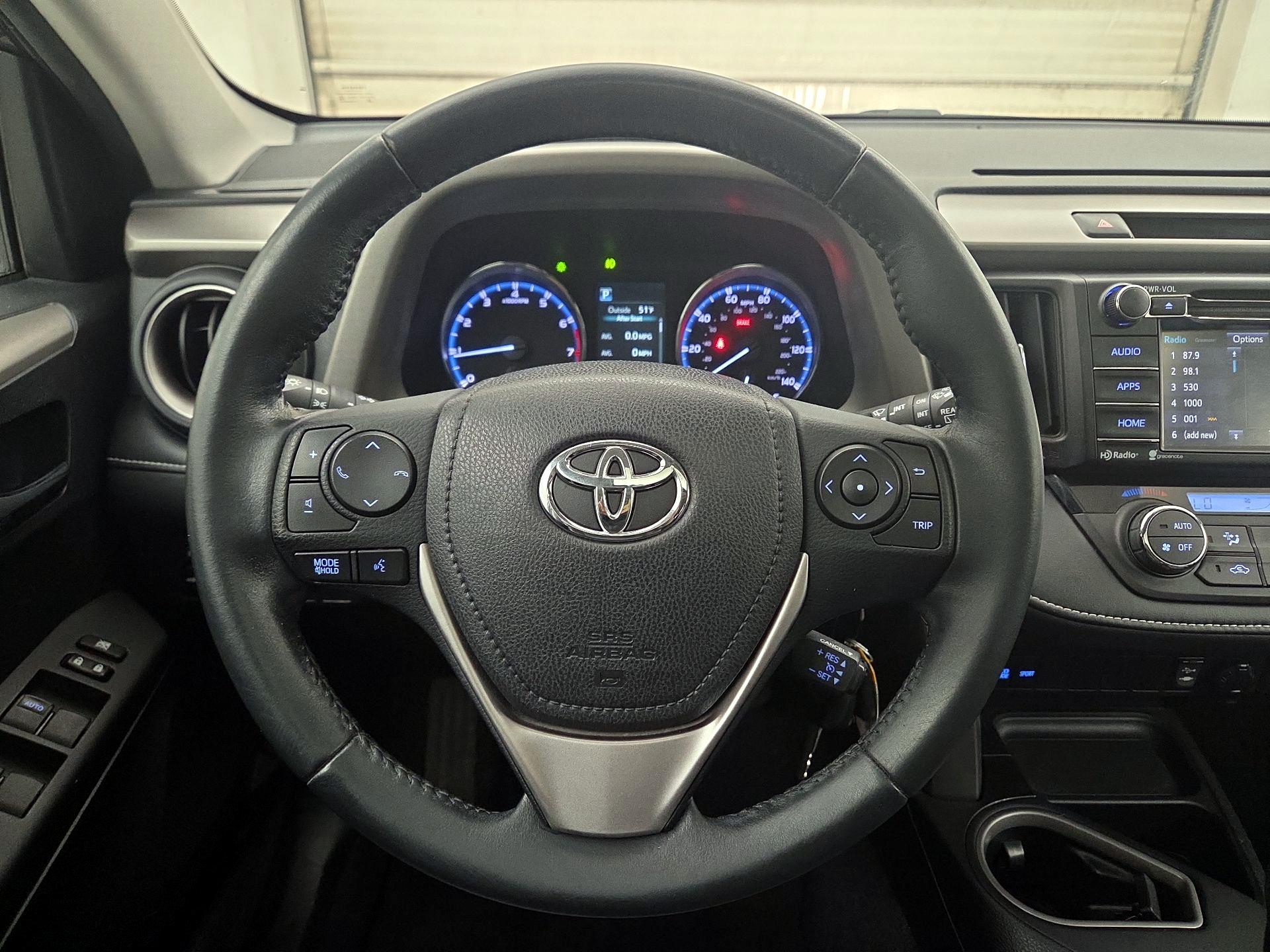 Thumbnail: 2016 Toyota RAV4 - 10