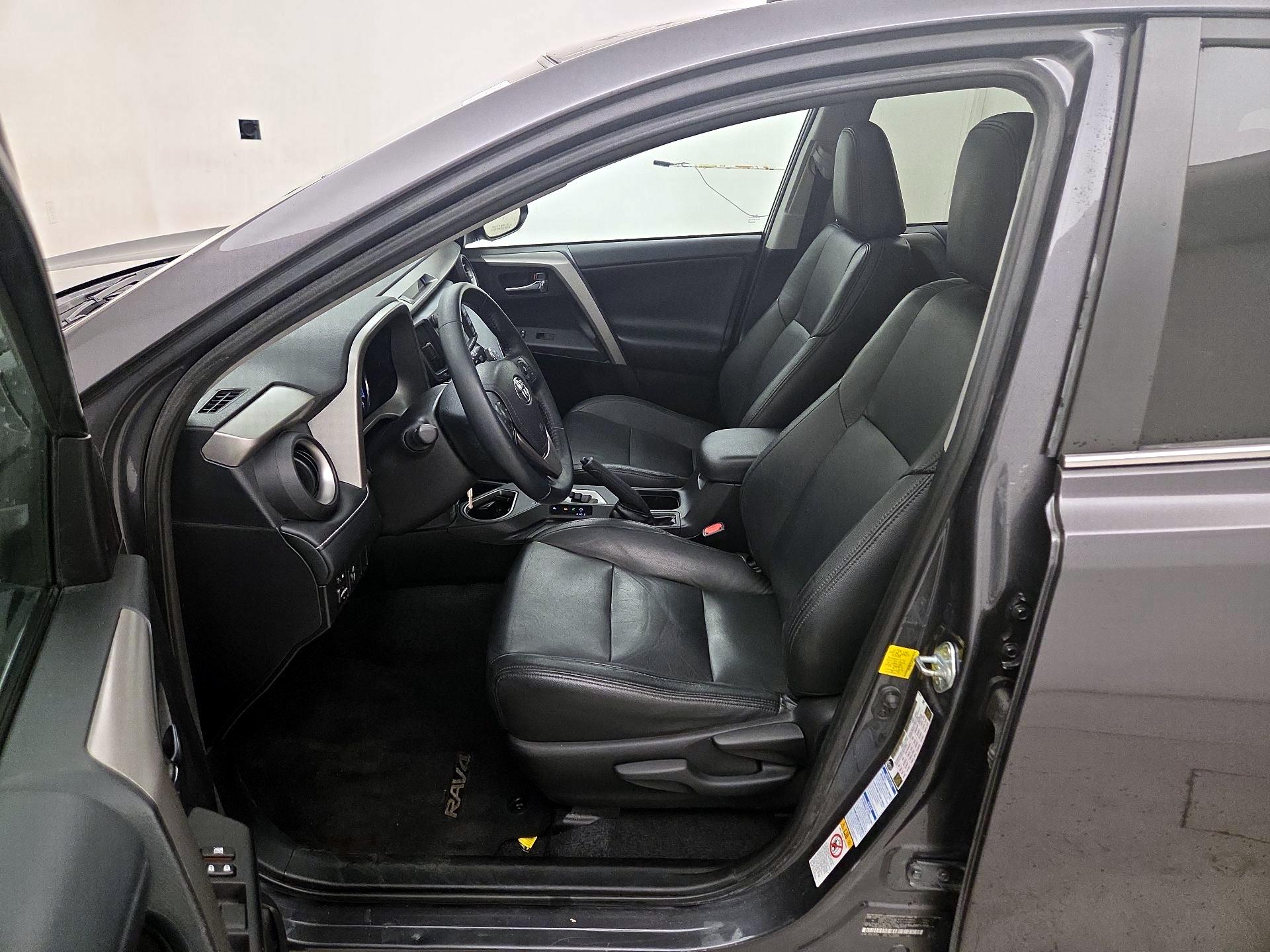 Thumbnail: 2016 Toyota RAV4 - 11