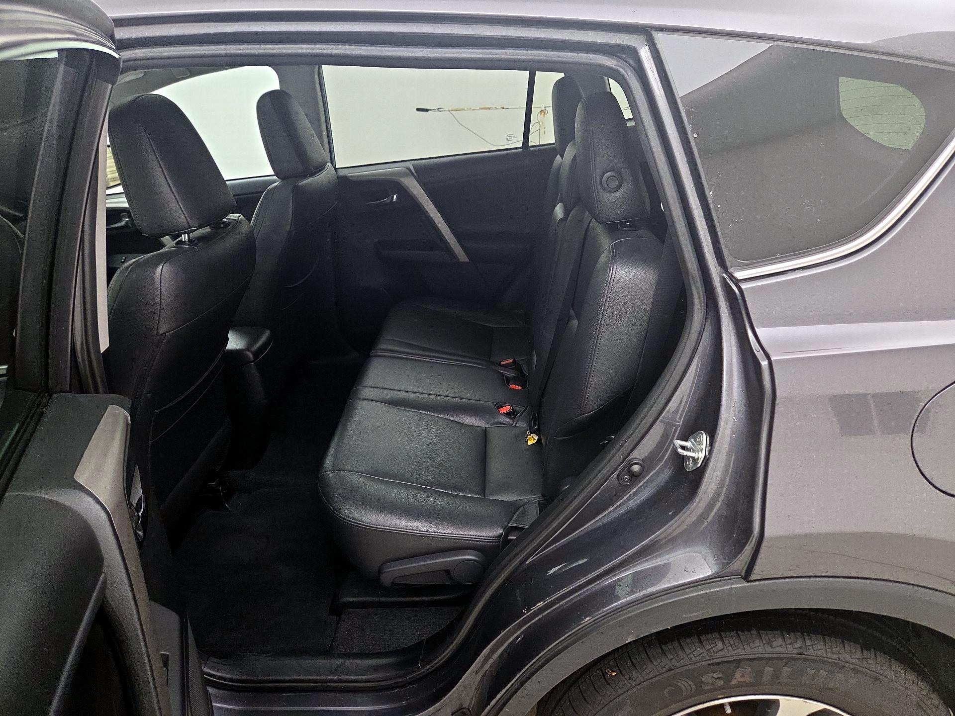 Thumbnail: 2016 Toyota RAV4 - 20