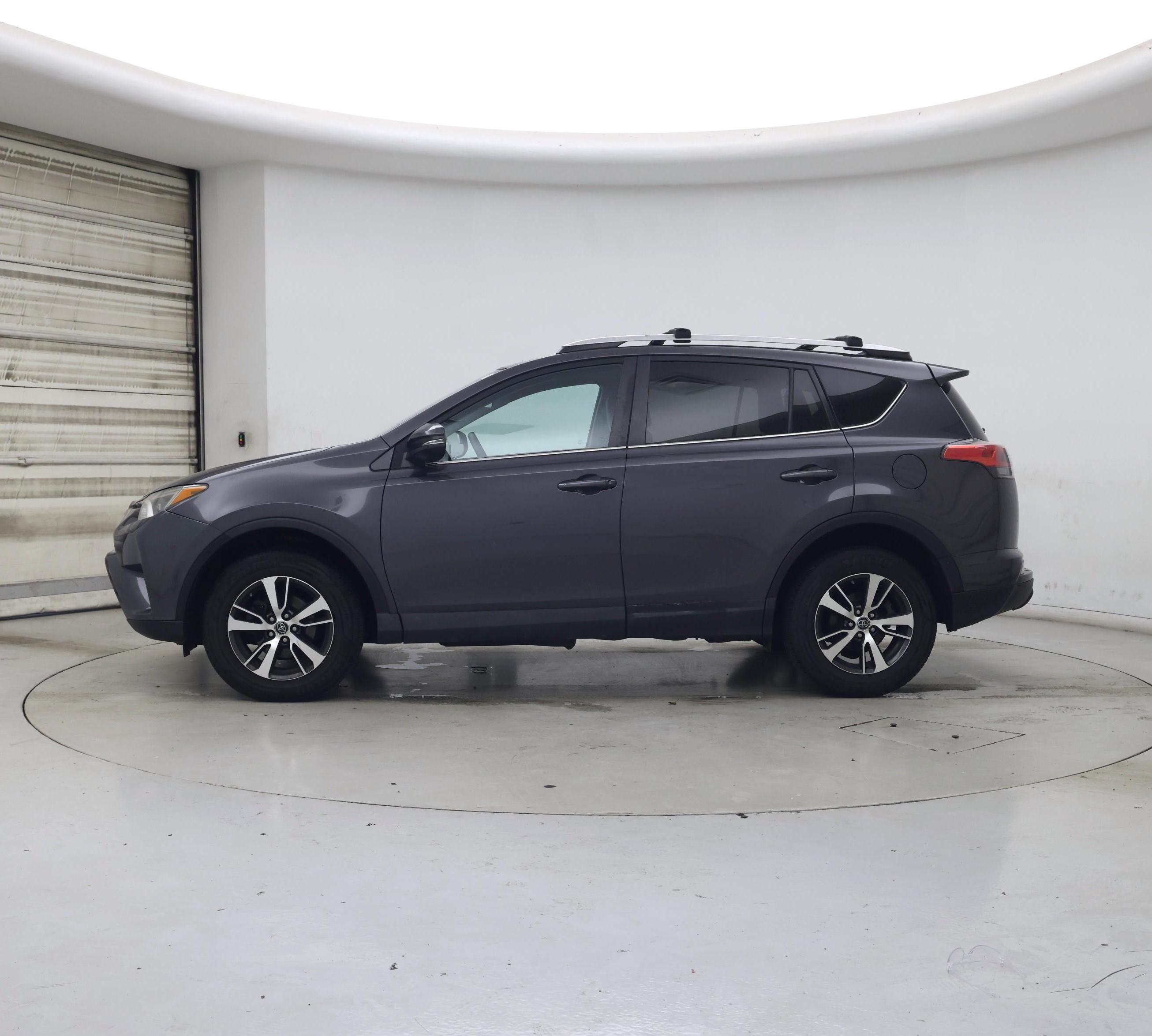 Thumbnail: 2016 Toyota RAV4 - 3