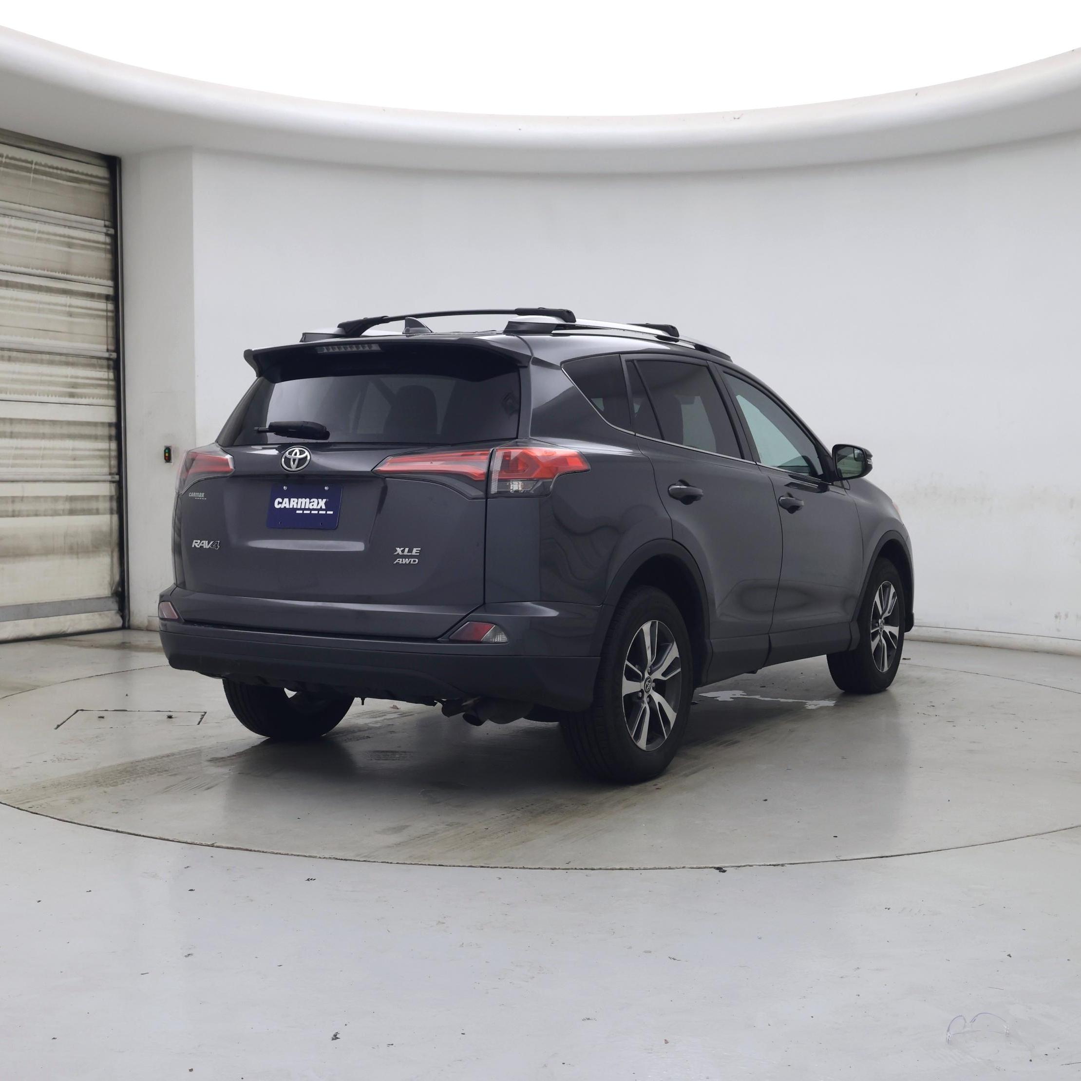 Thumbnail: 2016 Toyota RAV4 - 8