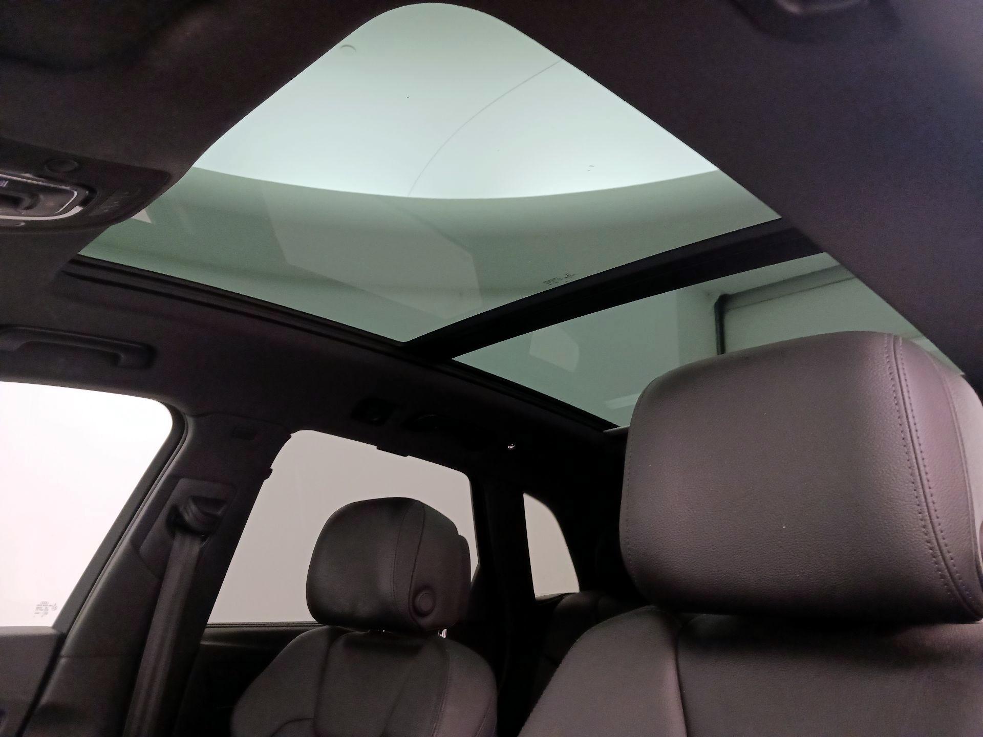 Thumbnail: 2019 Audi SQ5 - 20