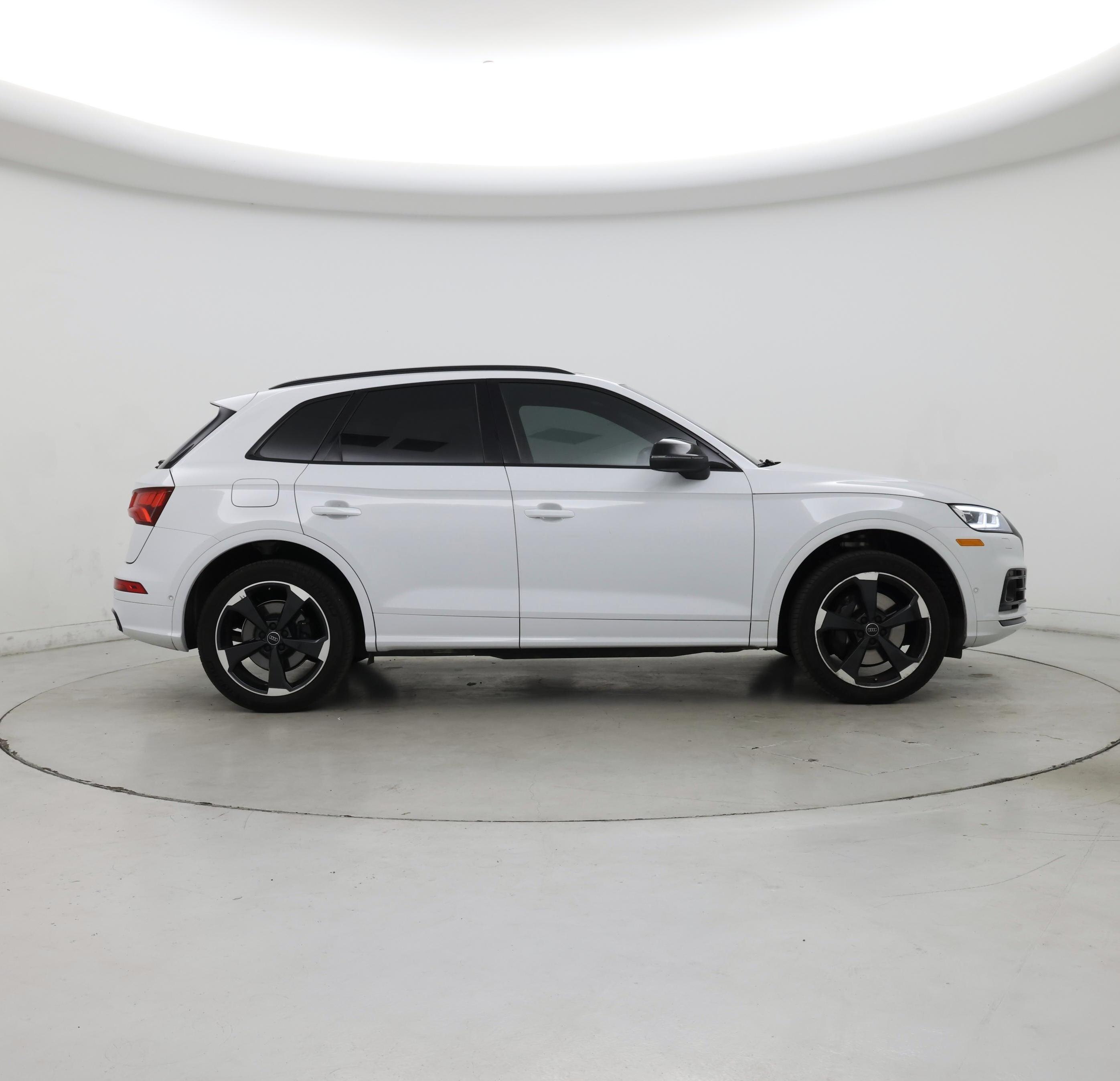 Thumbnail: 2019 Audi SQ5 - 7