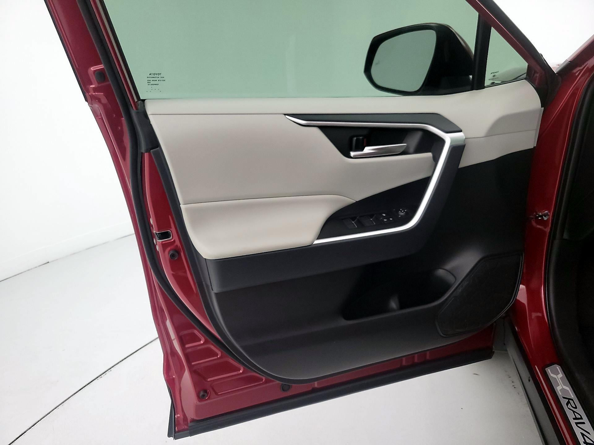 Thumbnail: 2024 Toyota RAV4 - 12