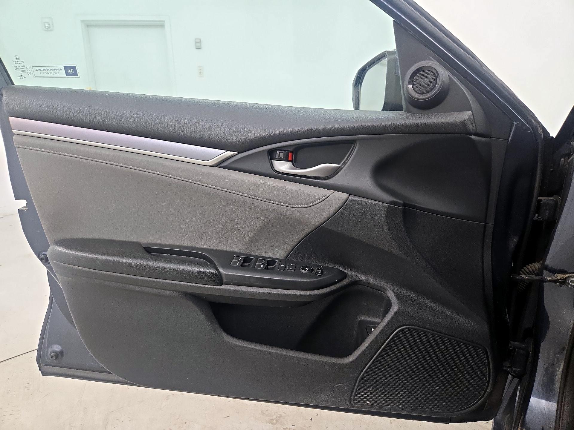 Thumbnail: 2017 Honda Civic - 12