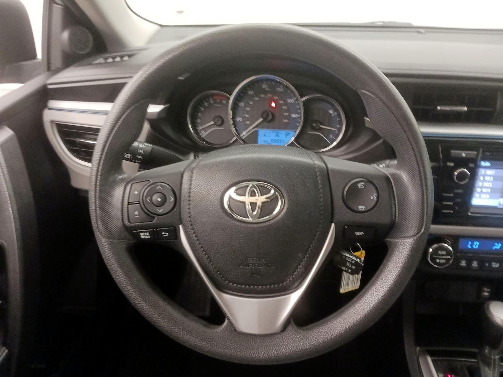 2015 Toyota Corolla LE - Photo 11