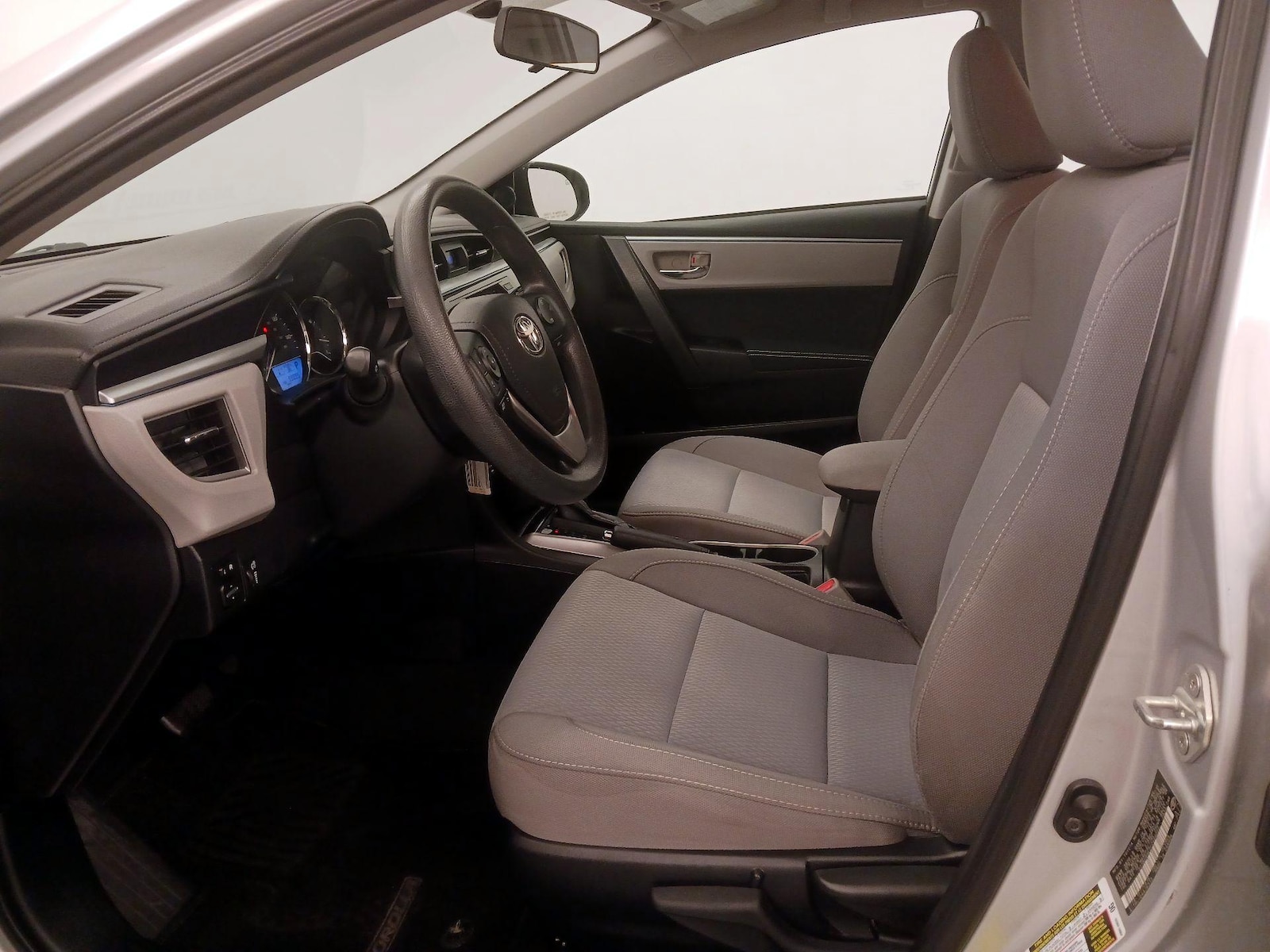 2015 Toyota Corolla LE - Photo 12