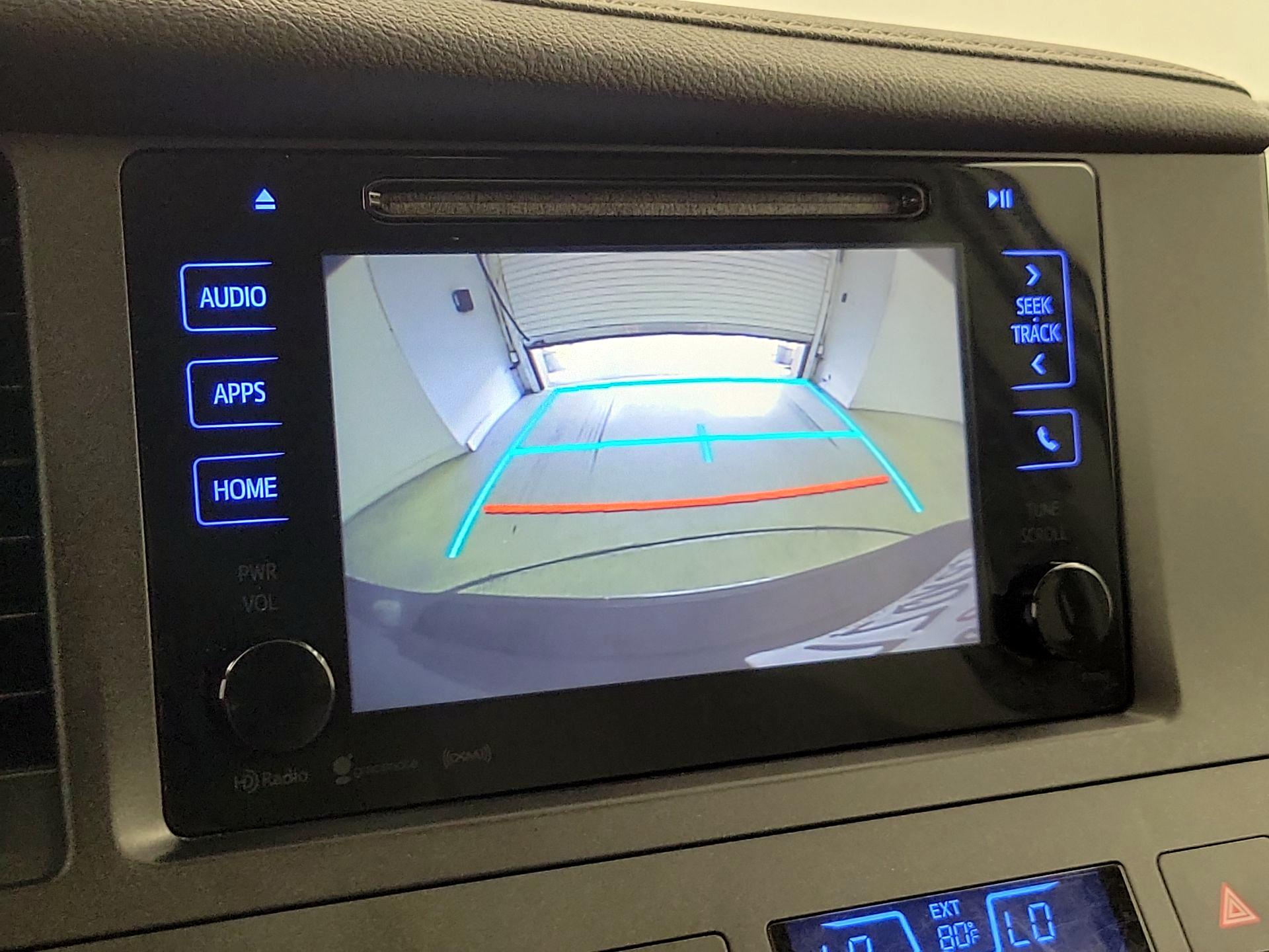 Thumbnail: 2017 Toyota Sienna - 14